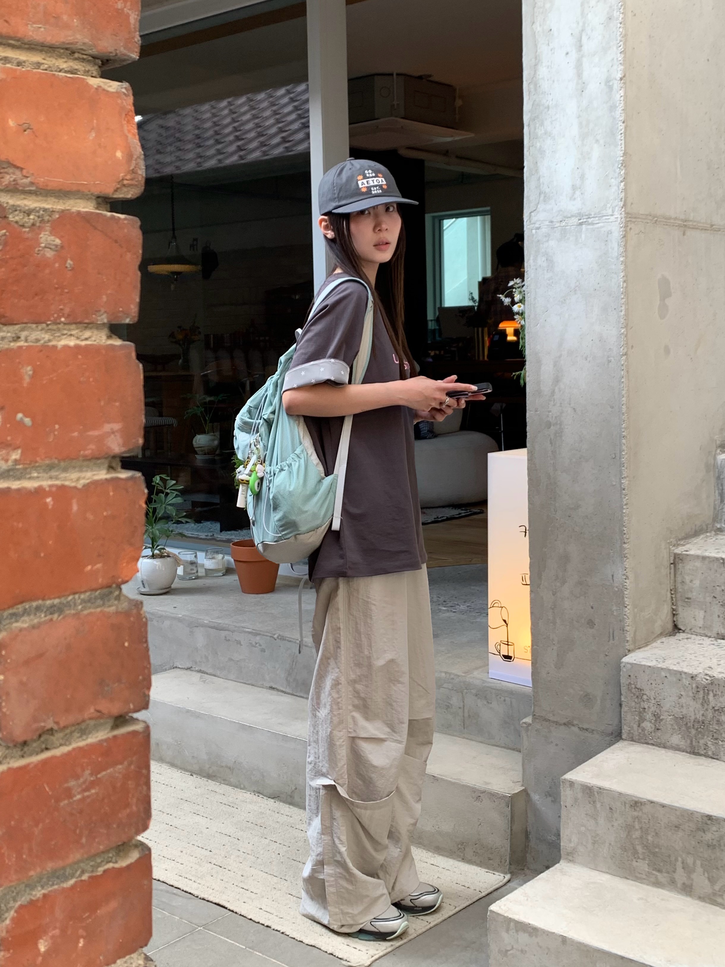 aetoa Vintage Graphic Ball Cap Charcoal, Asics x Cecilie Bahnsen Gel-Quantum 360 VIII Silver Mint 착용 스타일