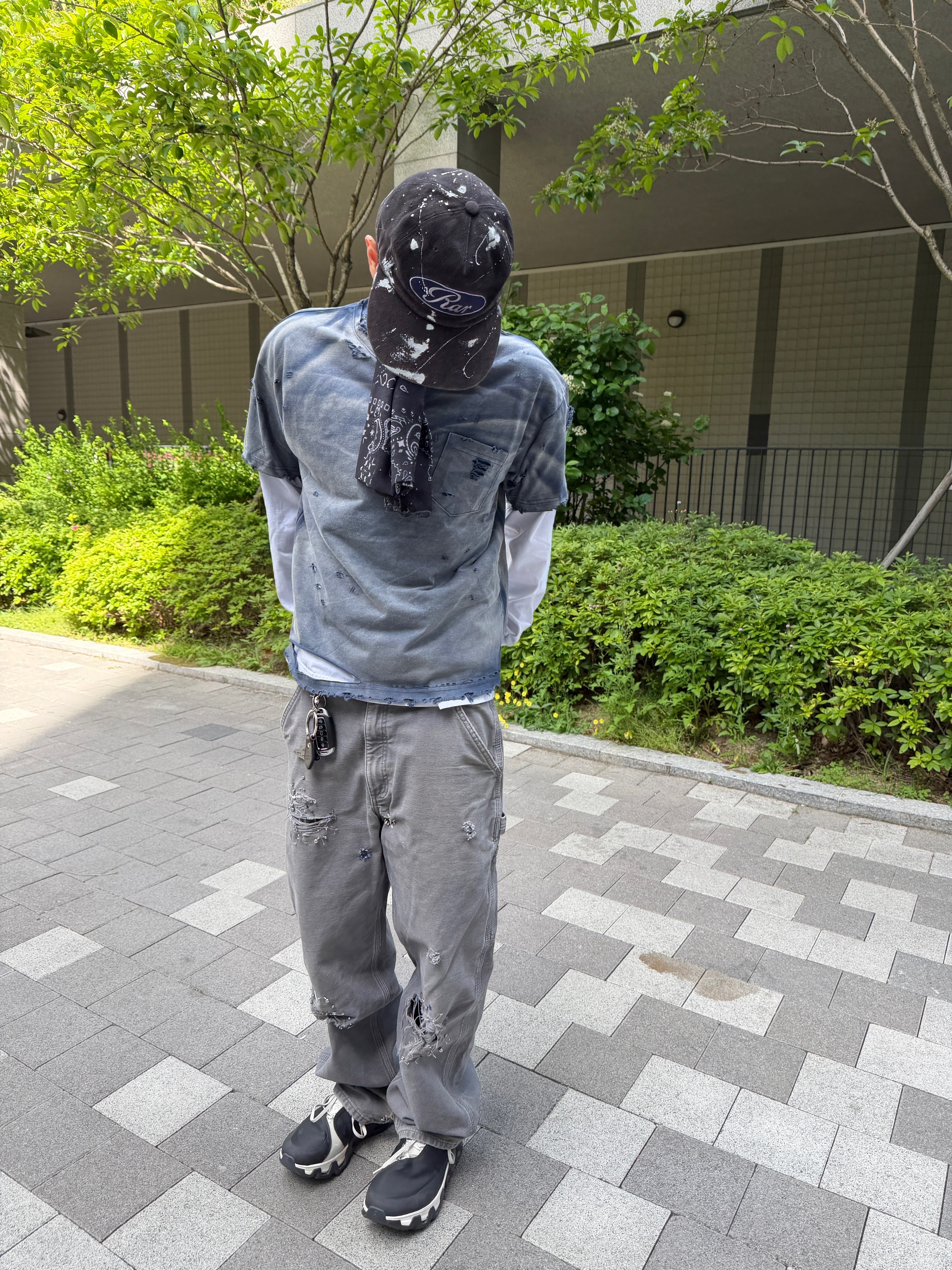 ROARINGRAD Washed Distressed T-Shirt Blue, On Running x Post Archive Faction (Paf) Cloudmonster Hyper Black 착용 스타일 - 6