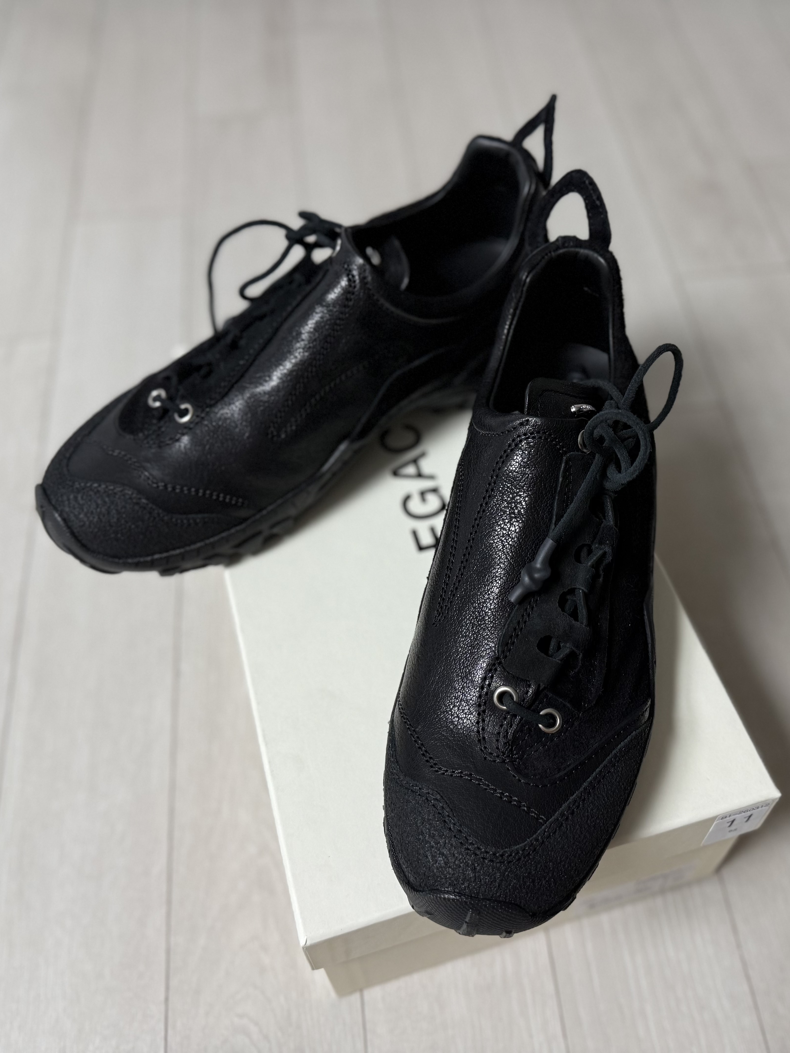Our Legacy Gabe Stealth Black Leather 착용 스타일 - 3