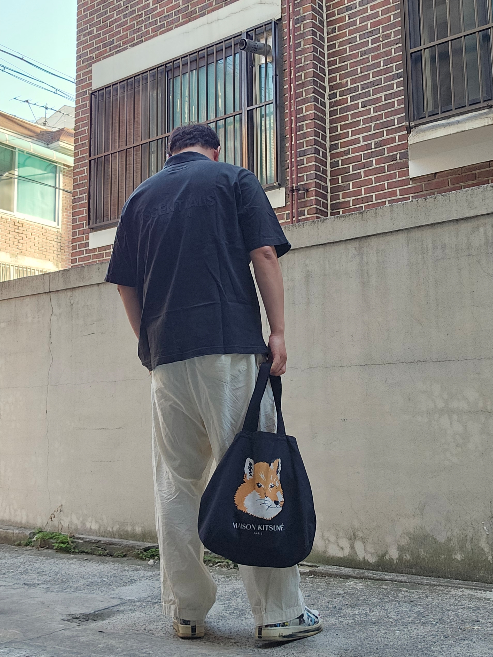 Maison Kitsune Fox Head Tote Bag Black, Essentials Short Sleeve Polo Black - 21SS 착용 스타일