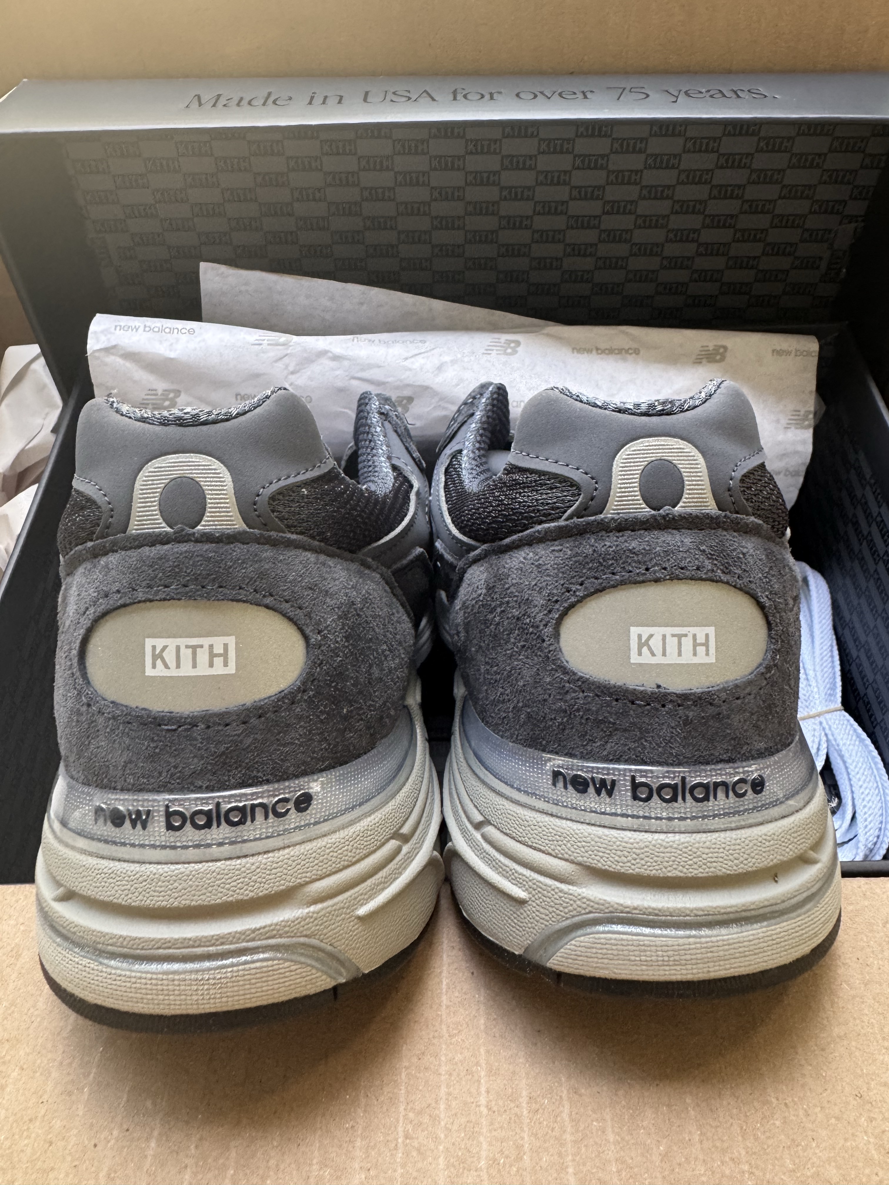 New Balance x Kith 993 Made in USA Asteroid, Adidas x Wales Bonner SL 72 Knit Brown μ°©μ© μ€νμΌ - 3
