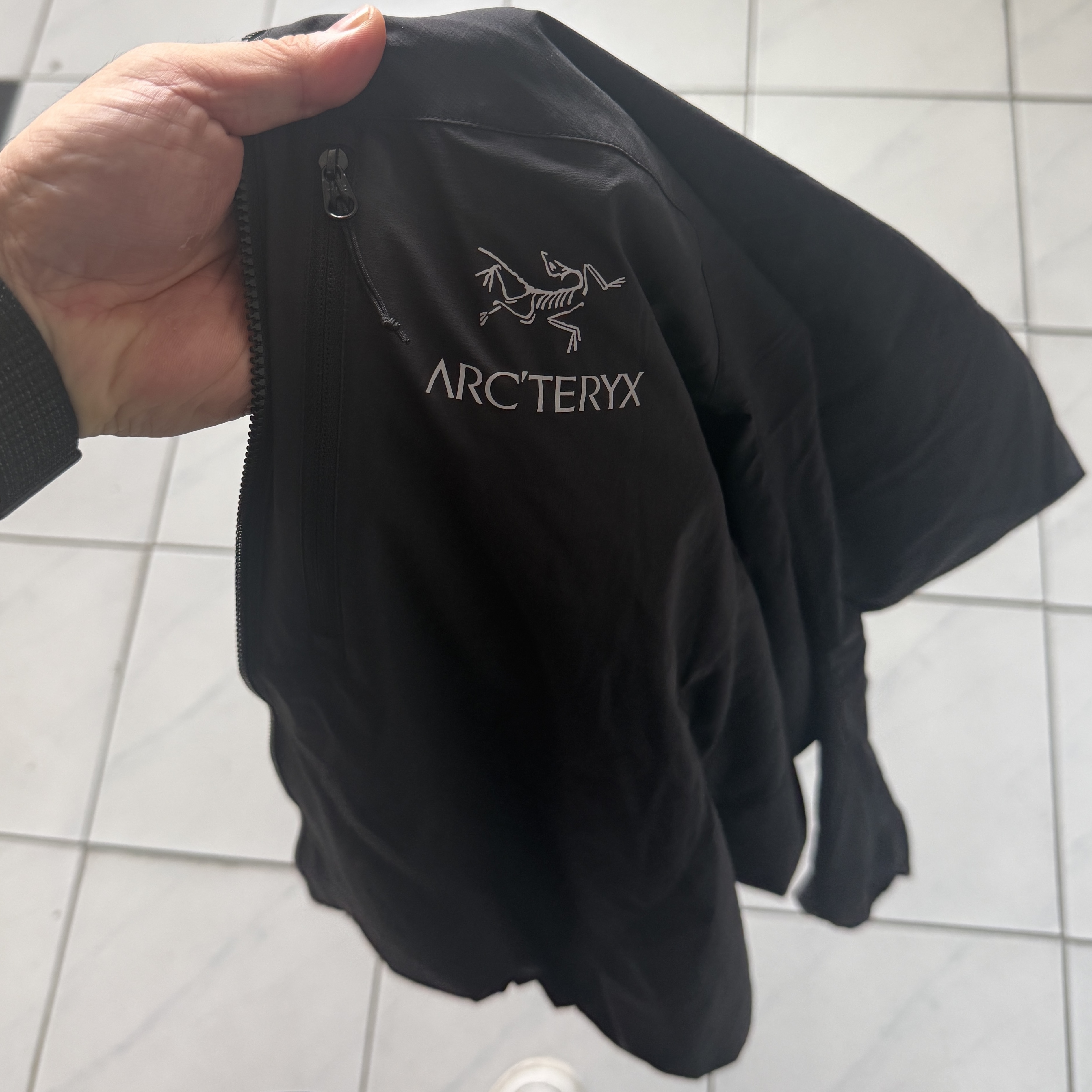 Arc'teryx Squamish Hoody Black 착용 스타일