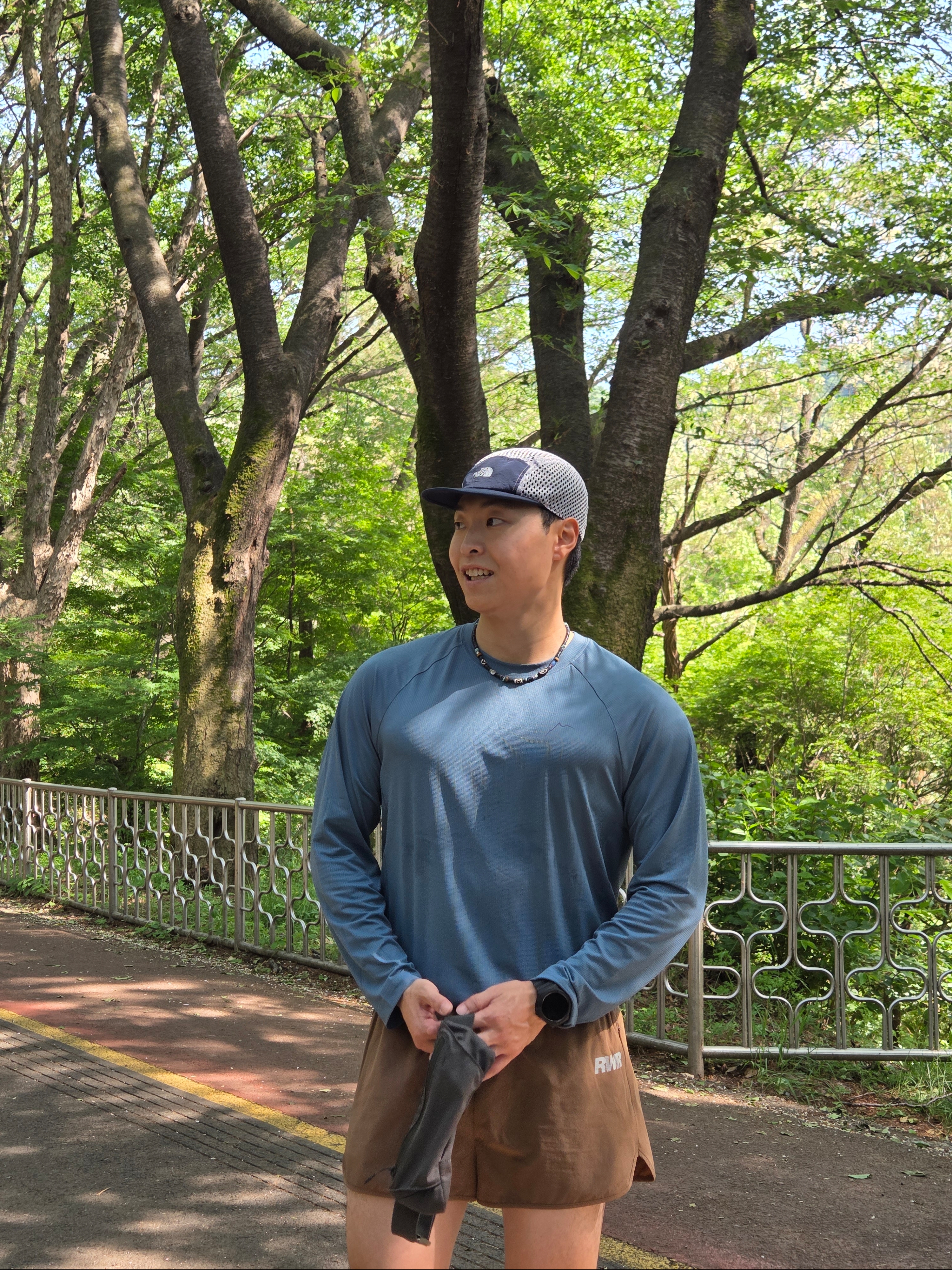 Cayl Logo Air Long Sleeve Foggy Blue, [KREAM 단독] runwhither 3inch Shorts Brown 착용 스타일 - 4
