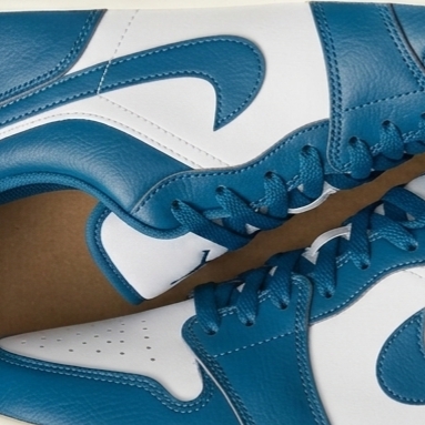 Jordan 1 Low SE White Industrial Blue 착용 스타일