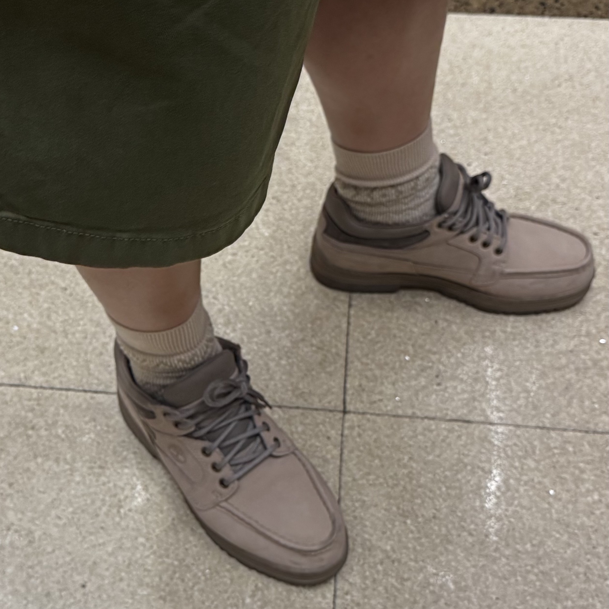 Gramicci G-Short Shorts Olive - US Sizing, Timberland Heritage Gore-Tex Moc Toe Mid Boots Taupe Nubuck - Wide 착용 스타일 - 2