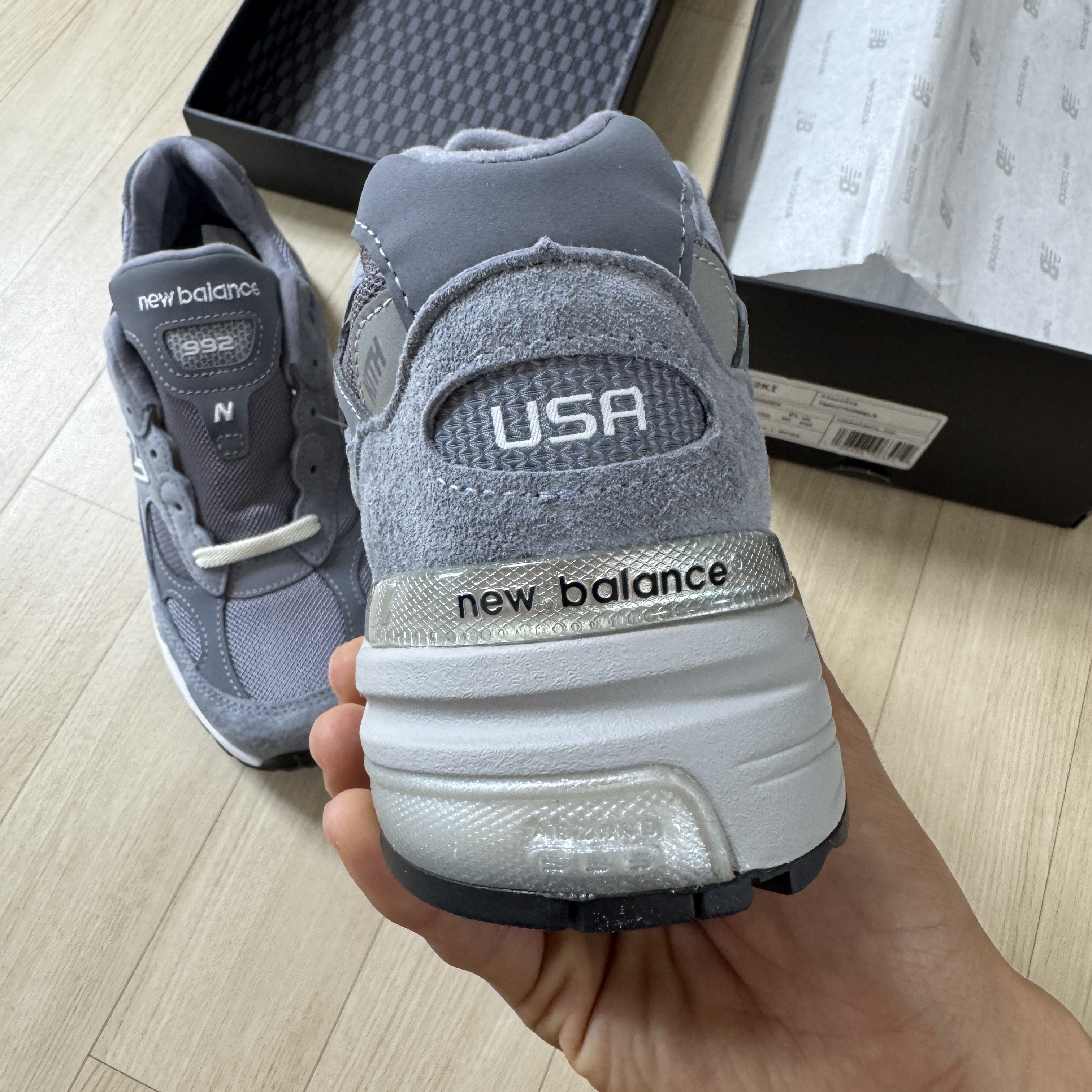 New Balance x Kith 992 Made in USA Argon 착용 스타일 - 4