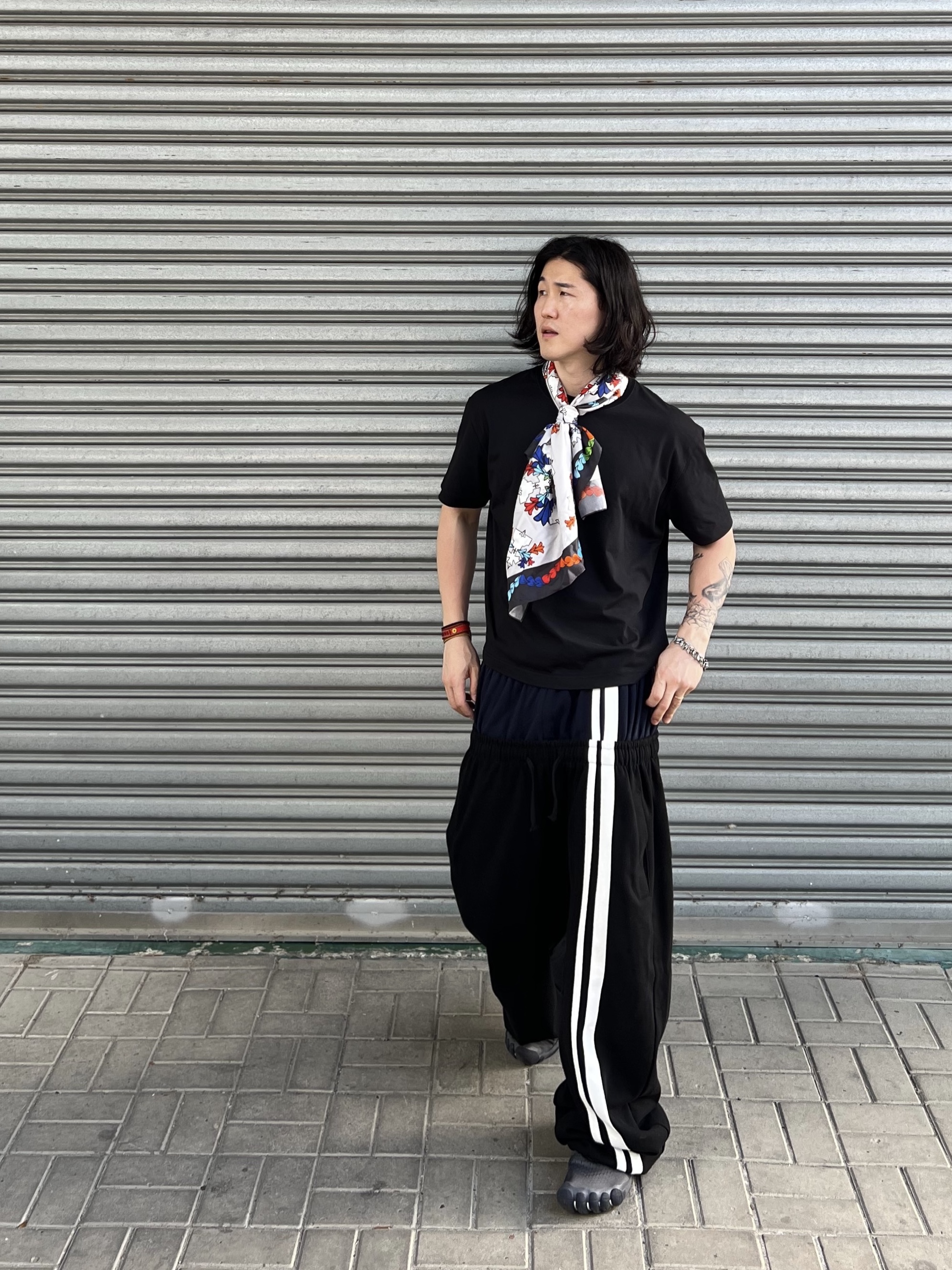 Awende Requiem Silk Scarf Multi, ROARINGRAD Double Waist Sweat Pants Black 착용 스타일 - 7