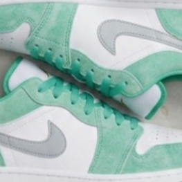 Jordan 1 Low SE New Emerald 착용 스타일