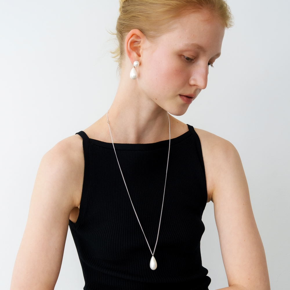 러브미몬스터 볼드 펄 드롭 롱 체인 목걸이 실버(lovememonster Bold Pearl Drop Long Chain Necklace SILVER) - 5