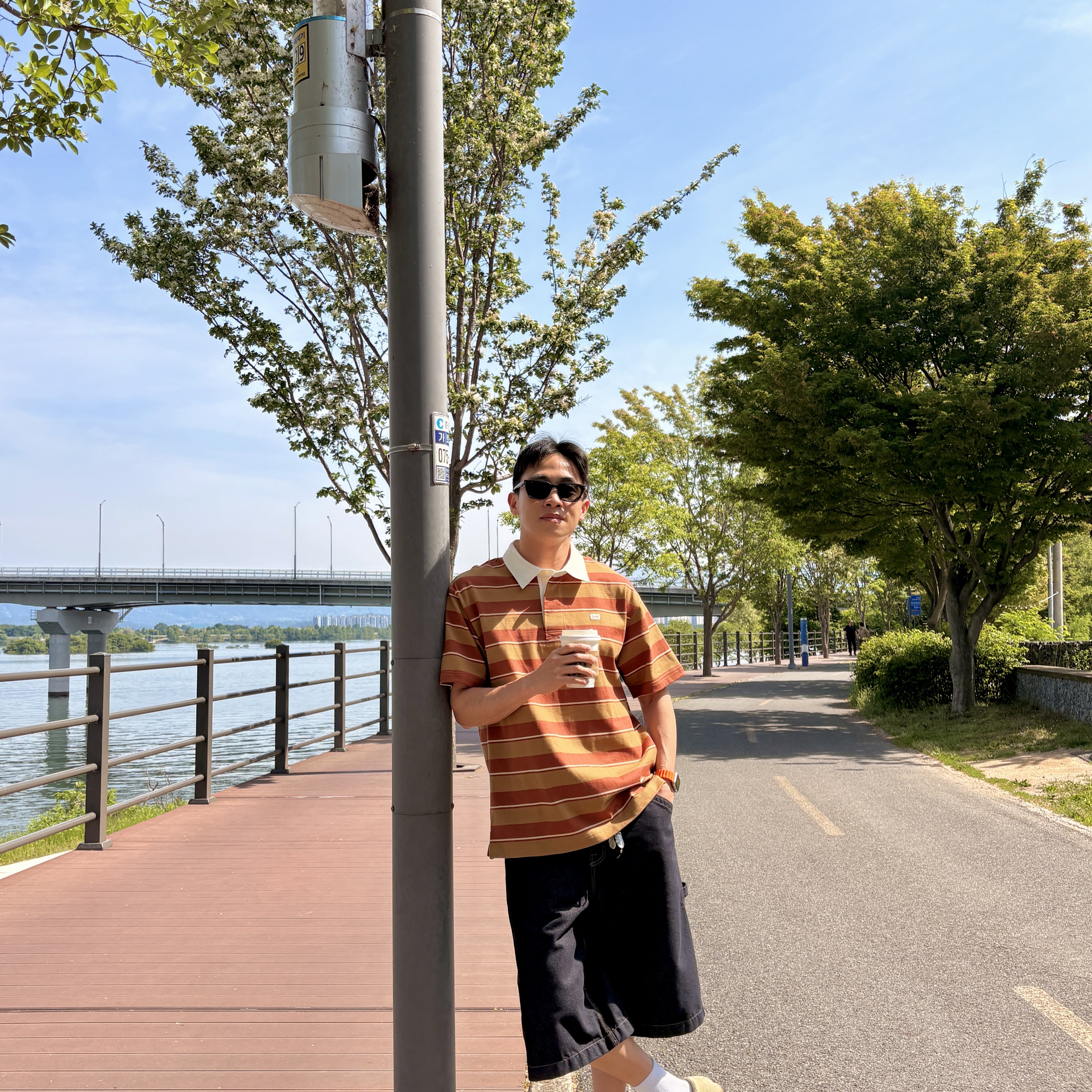 Gentle Monster Hovo 01 Black, Clarks Wallabee Maple Suede 착용 스타일 - 3