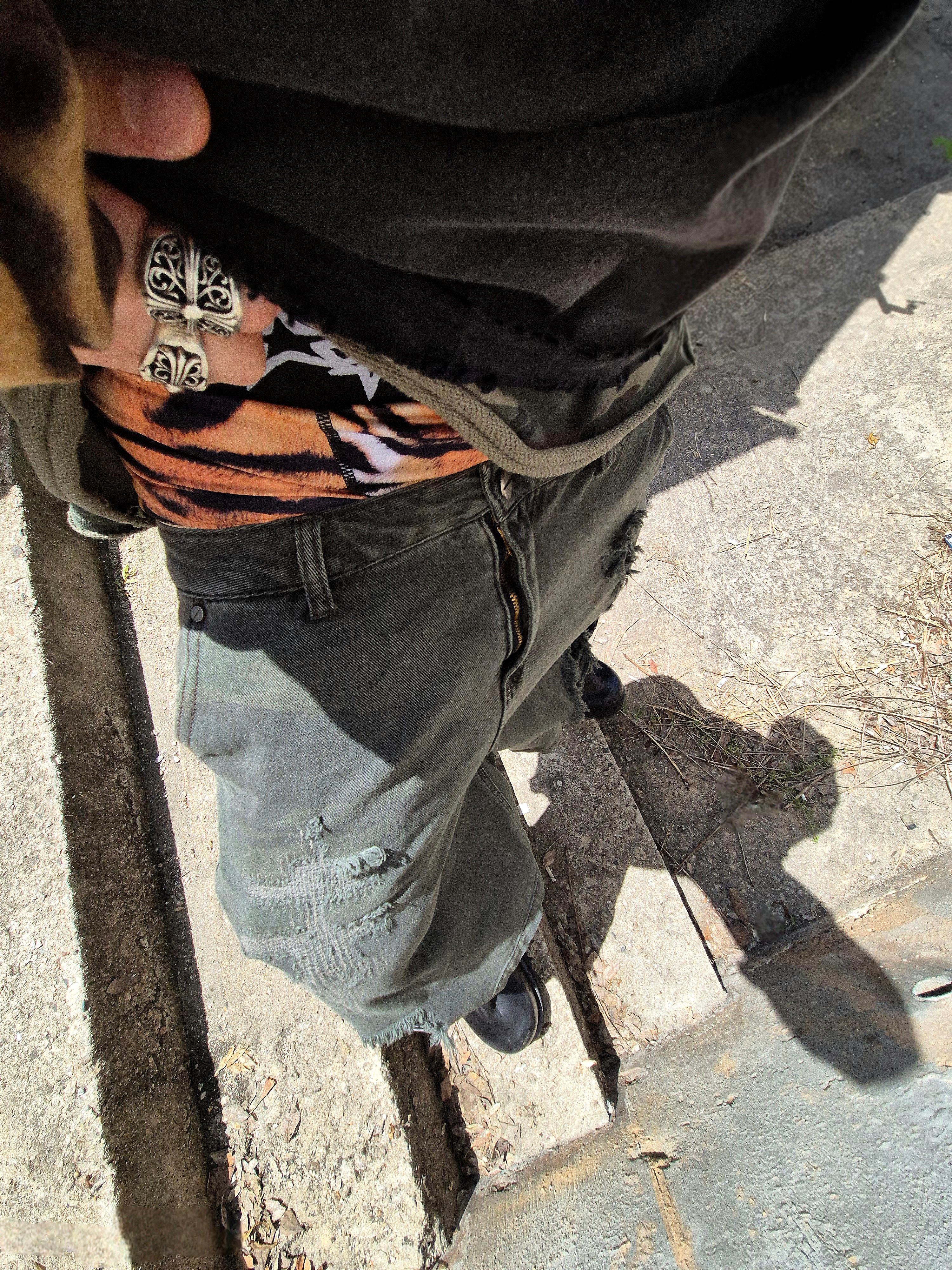 ROARINGRAD Washed Distressed T-Shirt Black, Hansroom Chrome Hearts Keeper Ring 착용 스타일 - 2