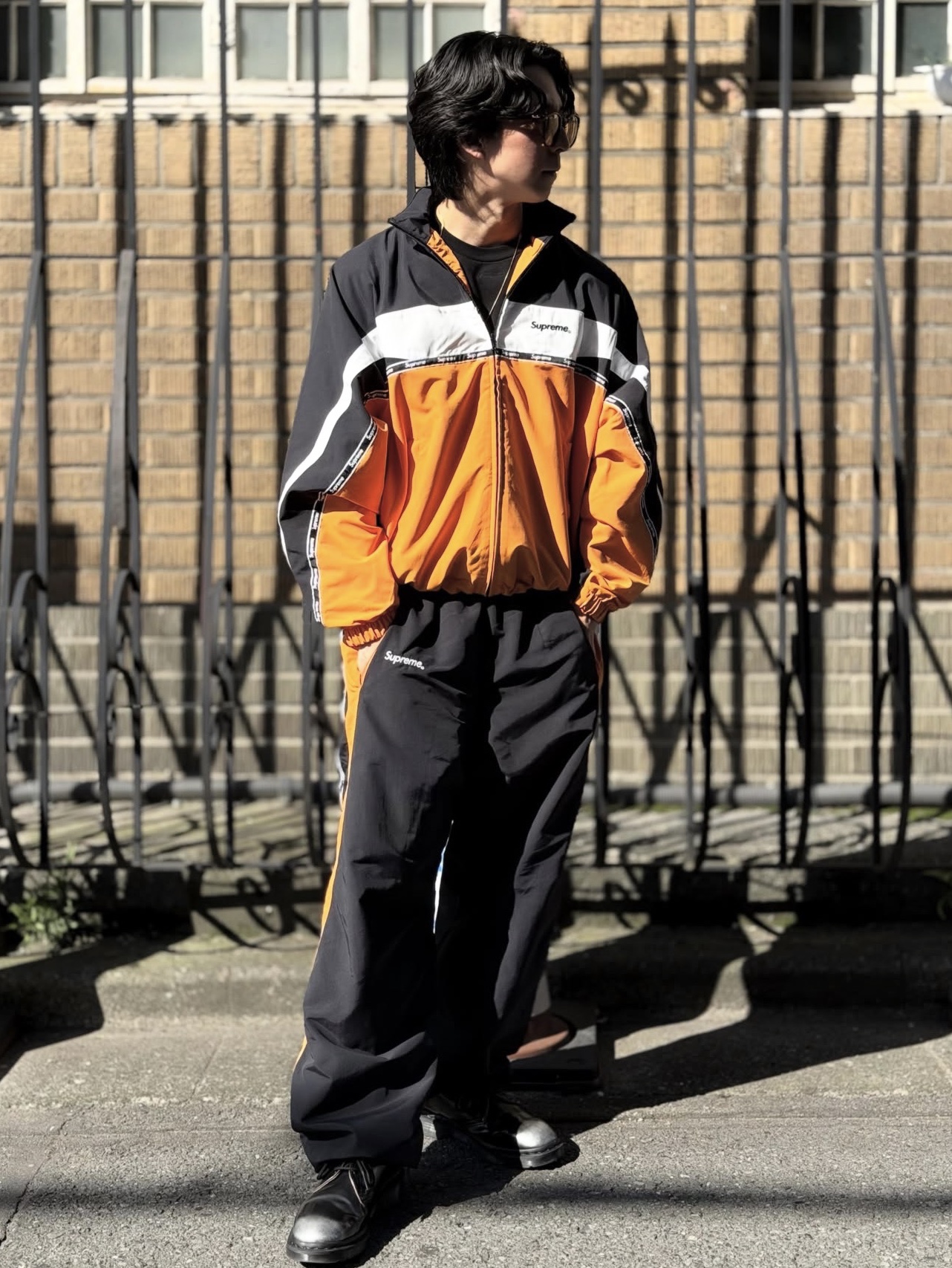 Supreme Logo Taping Track Jacket Orange - 26SS 착용 스타일 - 2