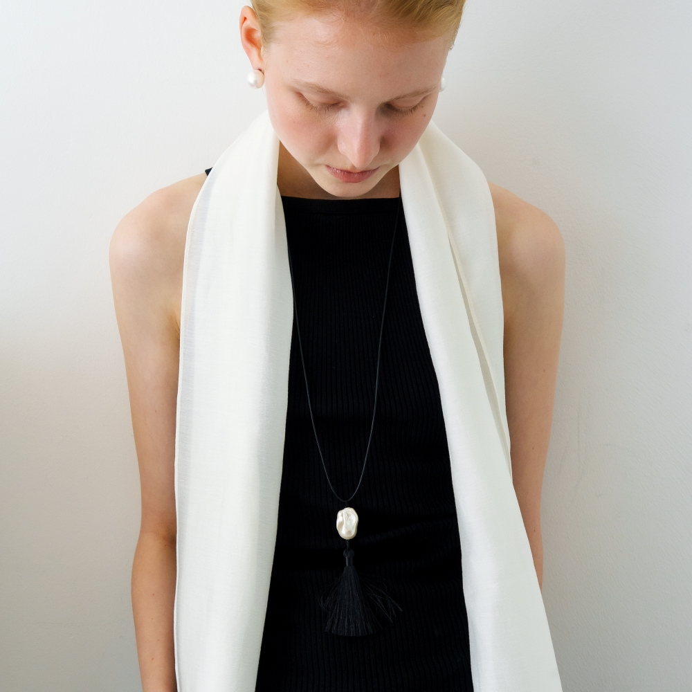 러브미몬스터 젠 태슬 롱 레더 목걸이 화이트(lovememonster Zen Tassel Long Leather Necklace WHITE) - 3