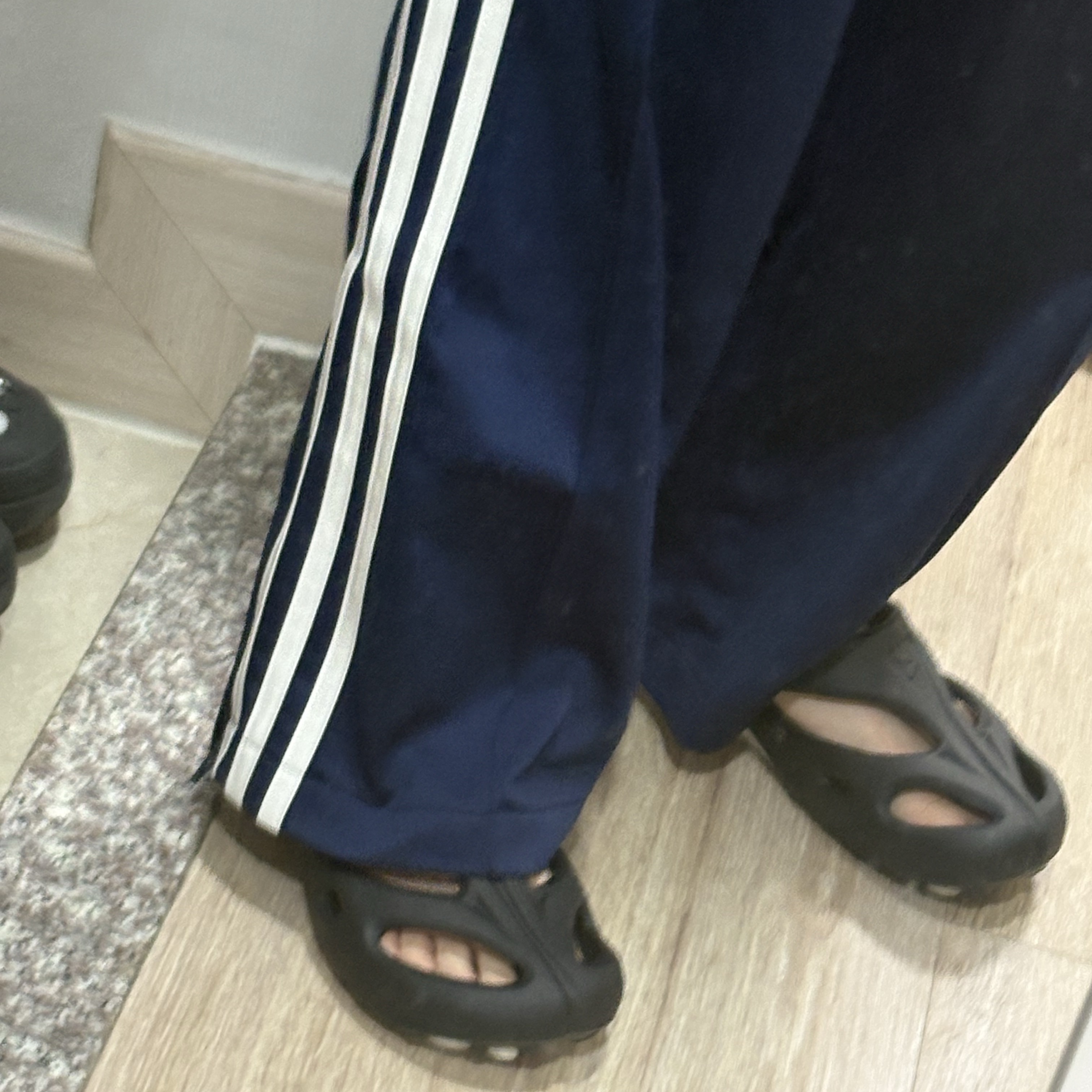 (W) Keen Shanti Black Dawn Blue 착용 스타일 - 2