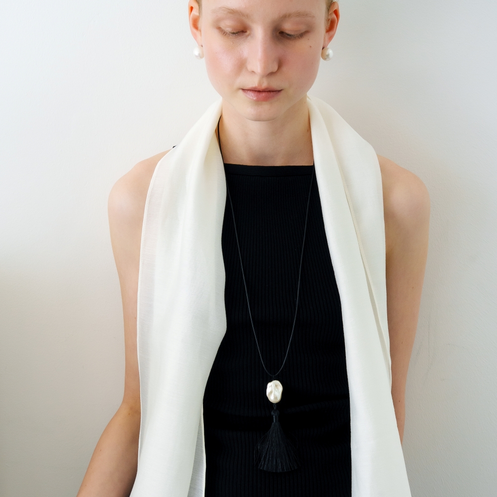 러브미몬스터 젠 태슬 롱 레더 목걸이 화이트(lovememonster Zen Tassel Long Leather Necklace WHITE) - 2