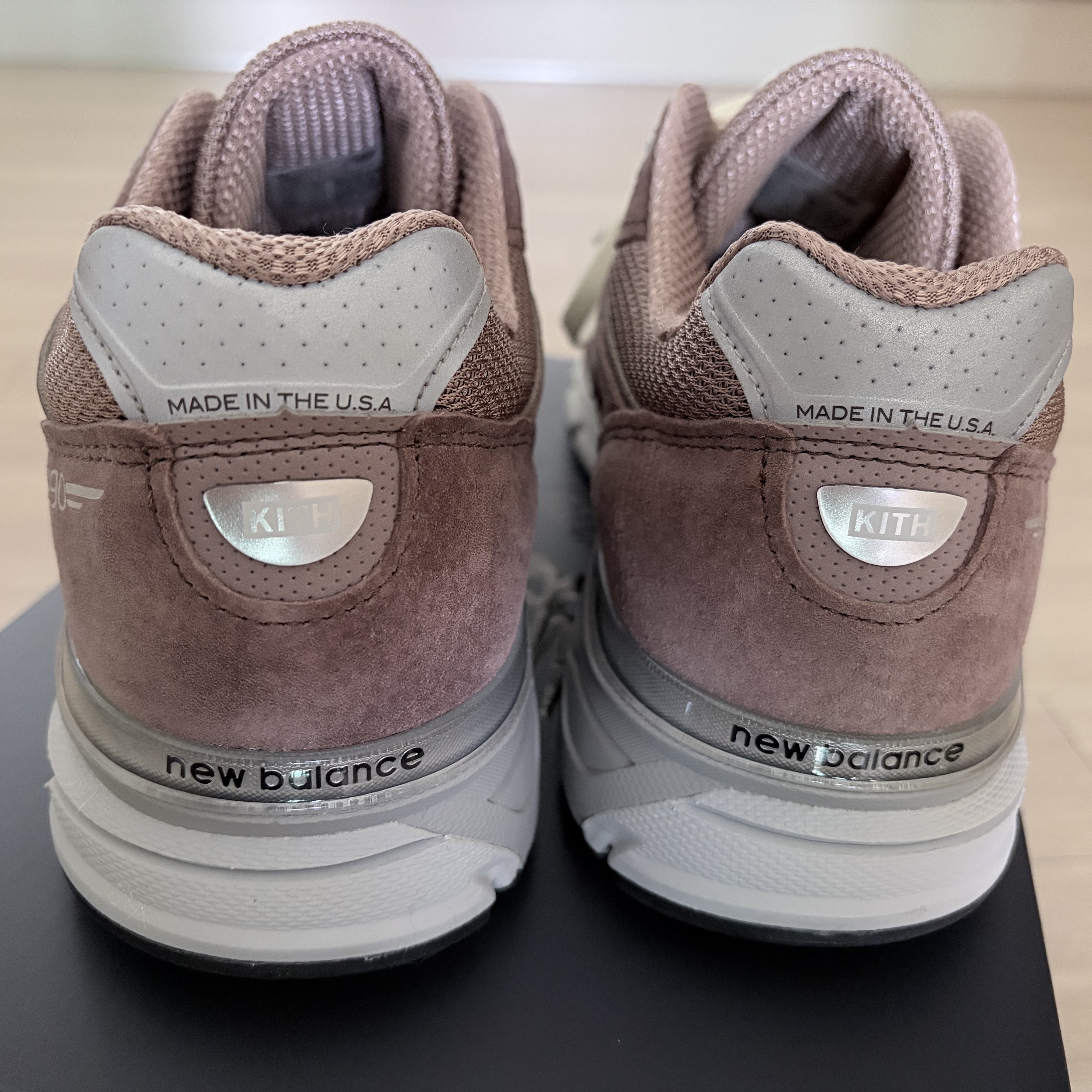 New Balance x Kith 990v4 Made in USA Dusty Mauve 착용 스타일 - 2