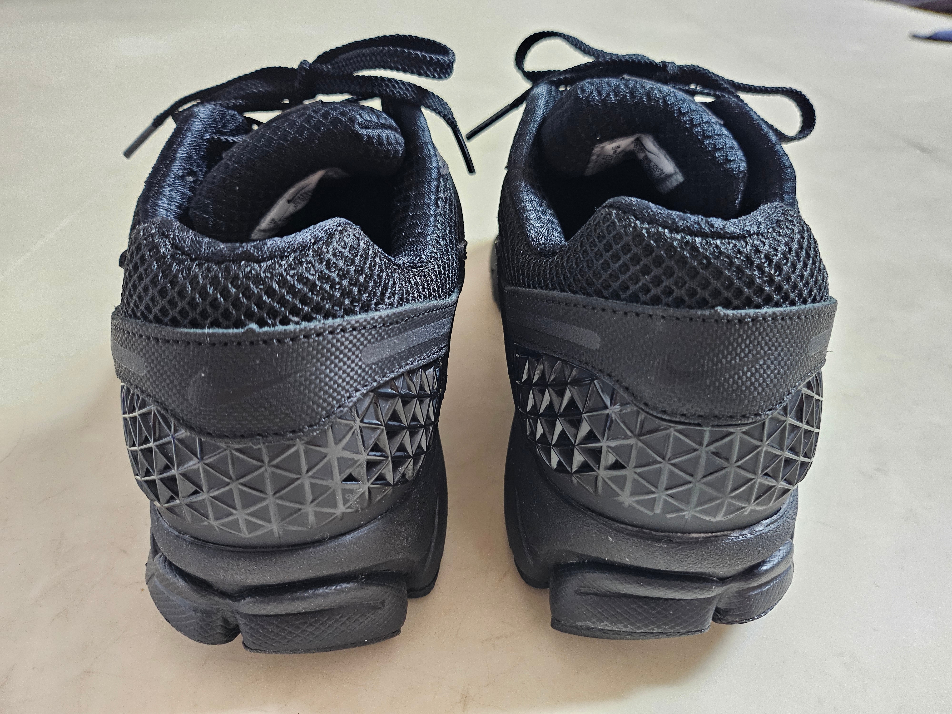 Nike Zoom Vomero 5 SP Black 착용 스타일 - 8