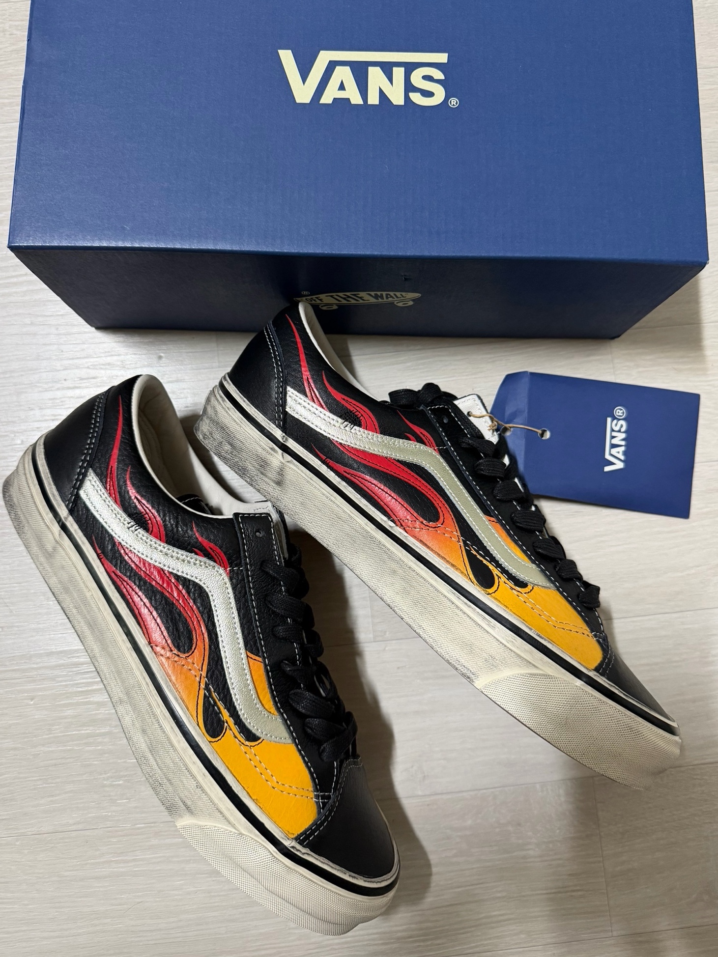 Vans LX Old Skool Flame Black Orange 착용 스타일 - 3