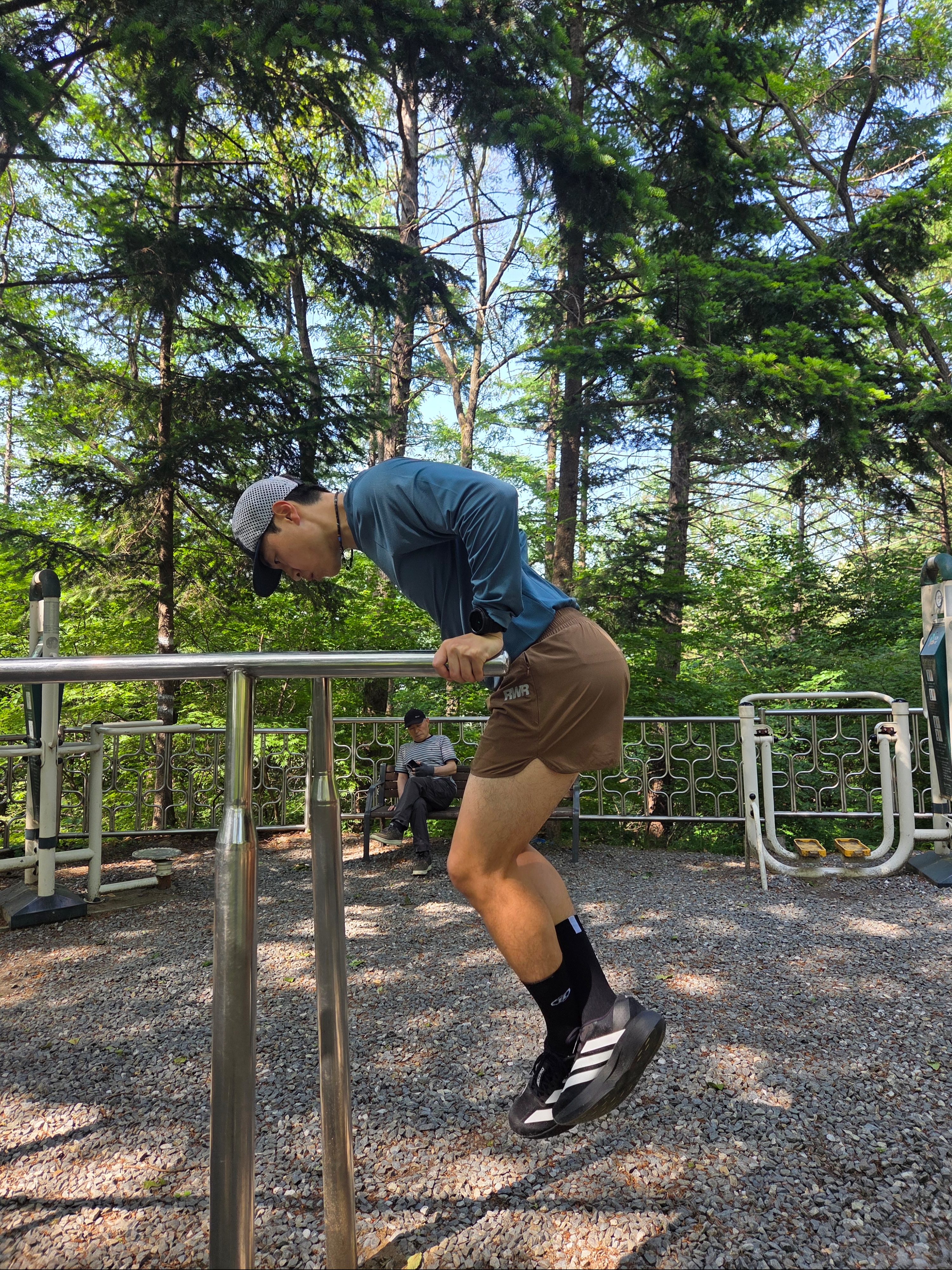 Cayl Logo Air Long Sleeve Foggy Blue, [KREAM 단독] runwhither 3inch Shorts Brown 착용 스타일 - 7