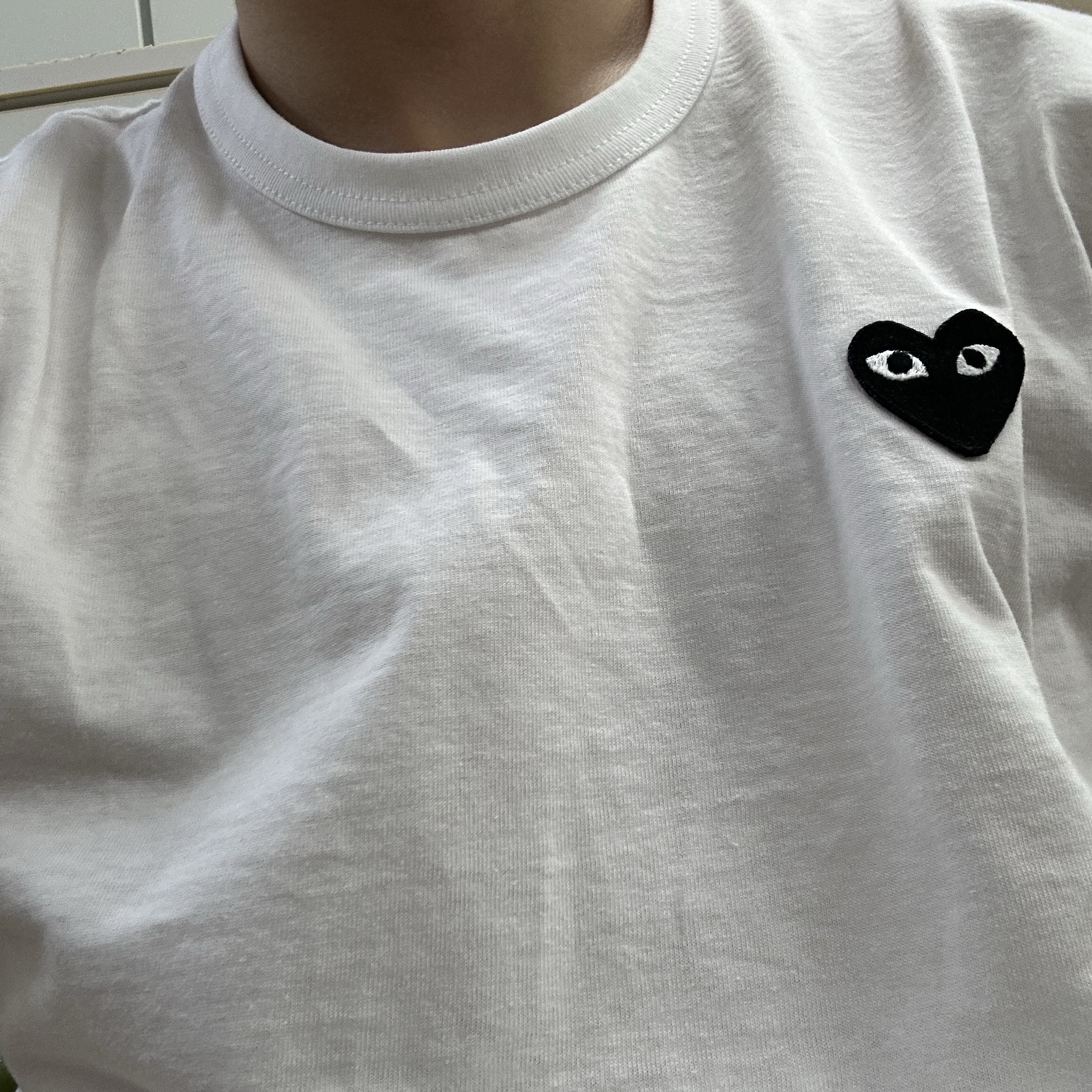 Play Comme des Garcons Black Heart T-Shirt White 착용 스타일