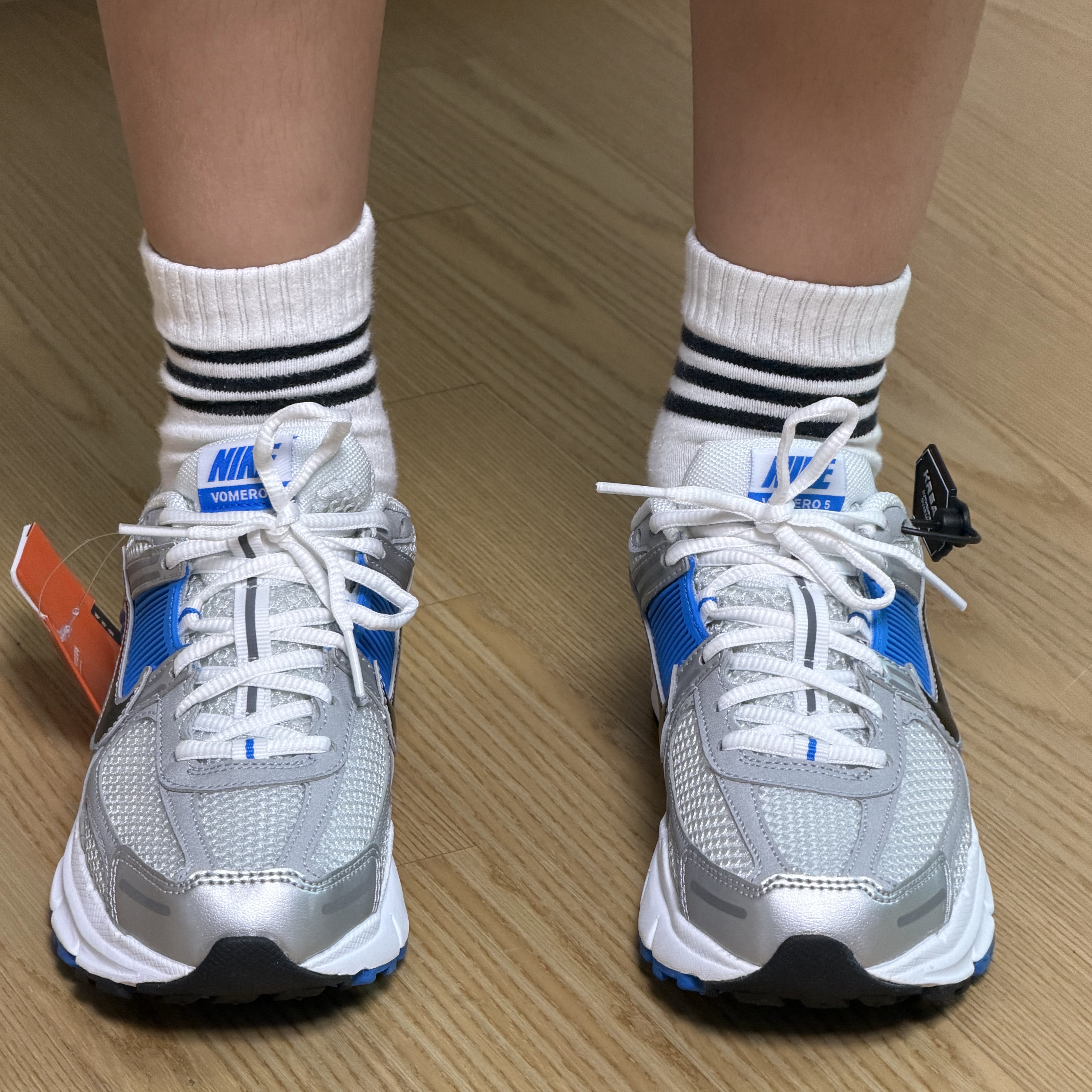 (GS) Nike Zoom Vomero 5 White Pure Platinum 착용 스타일 - 2