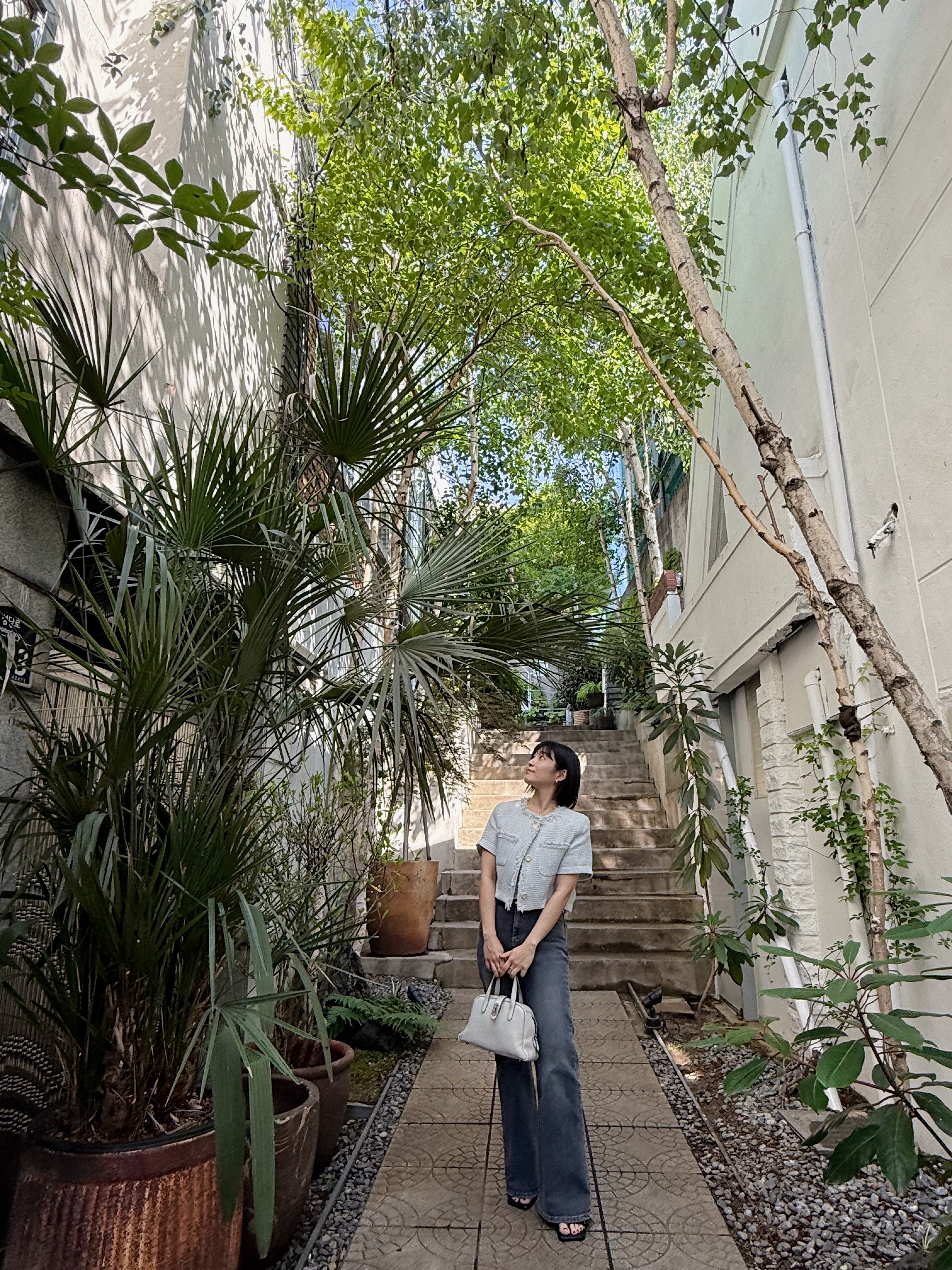 vunque Toque tote S Light beige 착용 스타일 - 2