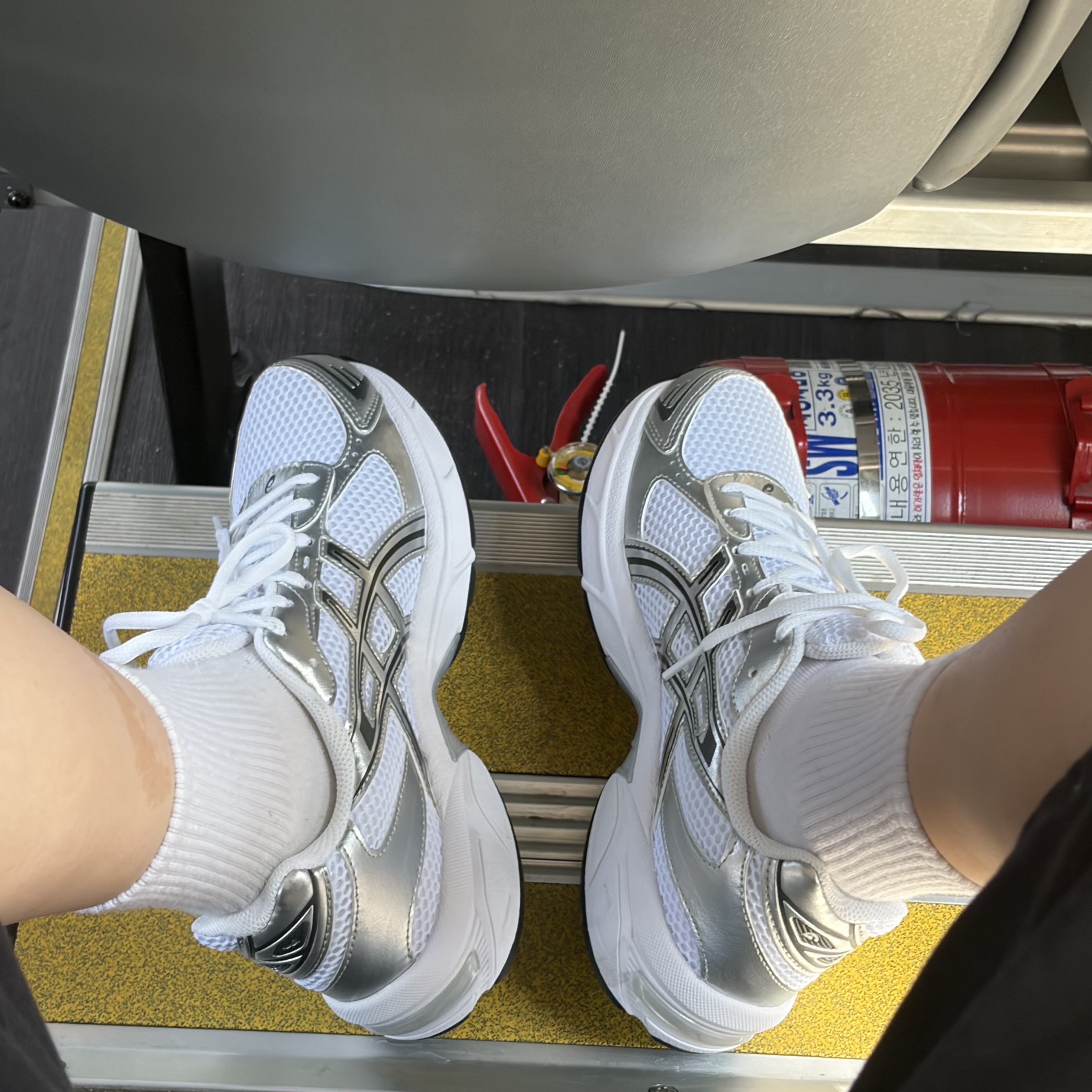 Asics Gel-1130 White Pure Silver 착용 스타일 - 1