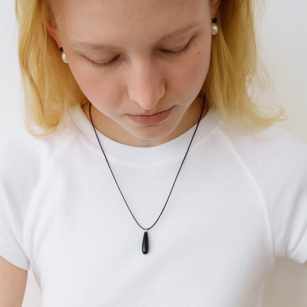러브미몬스터 슬림 오닉스 드롭 롱 끈 목걸이 블랙(lovememonster Slim Onyx Drop Long Strap Necklace BLACK) - 4