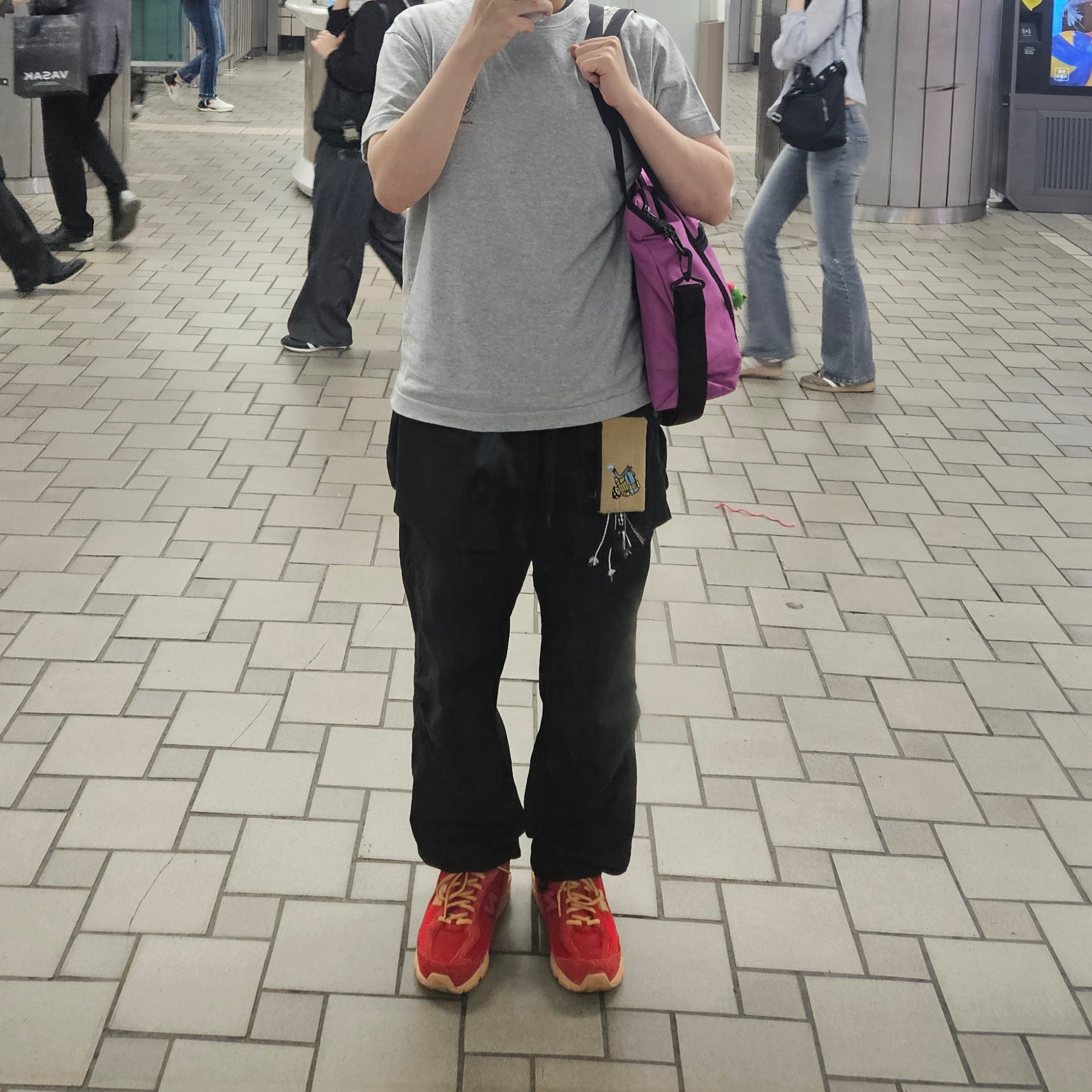 New Balance 509 Deep Red 착용 스타일