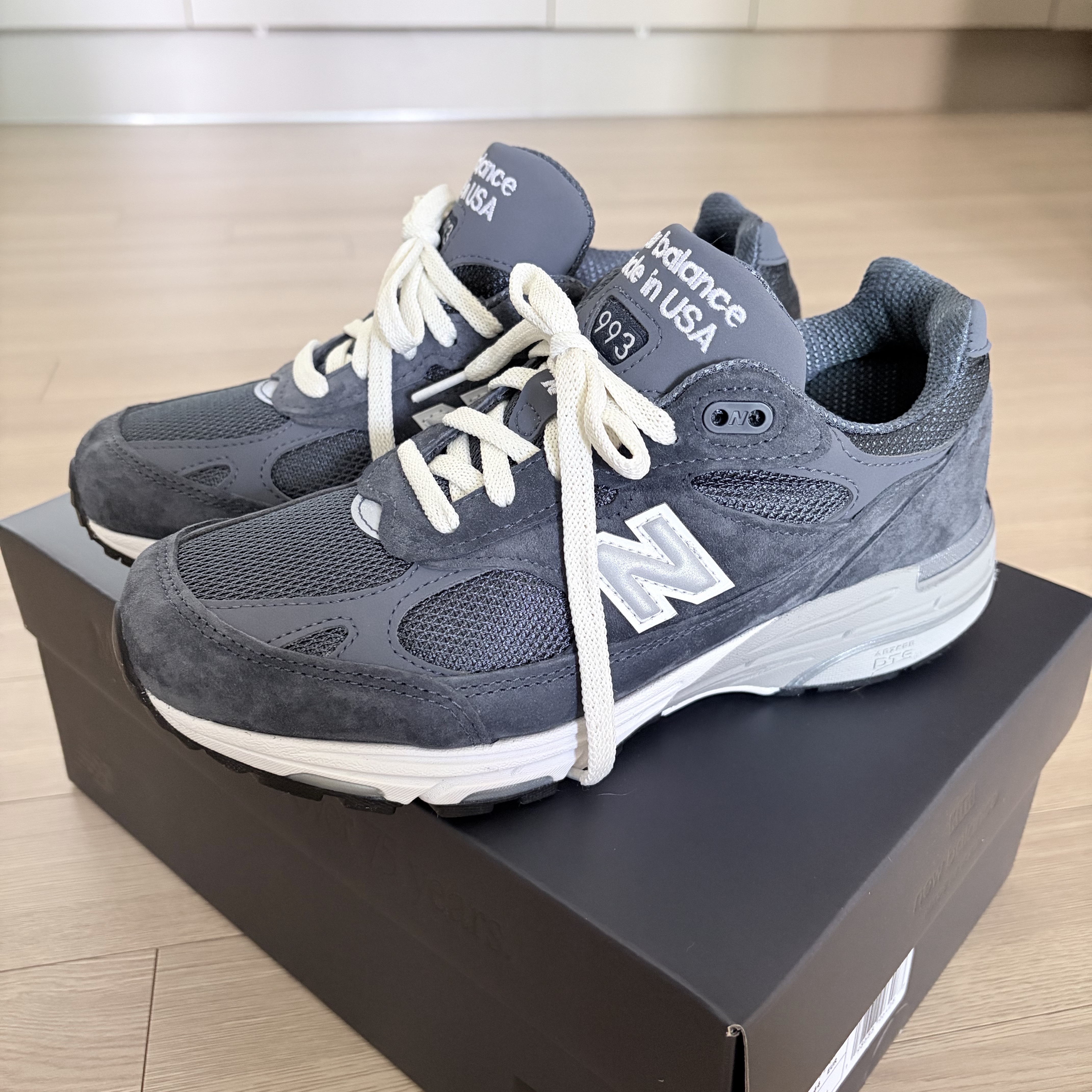 New Balance x Kith 993 Made in USA Asteroid 착용 스타일 - 1