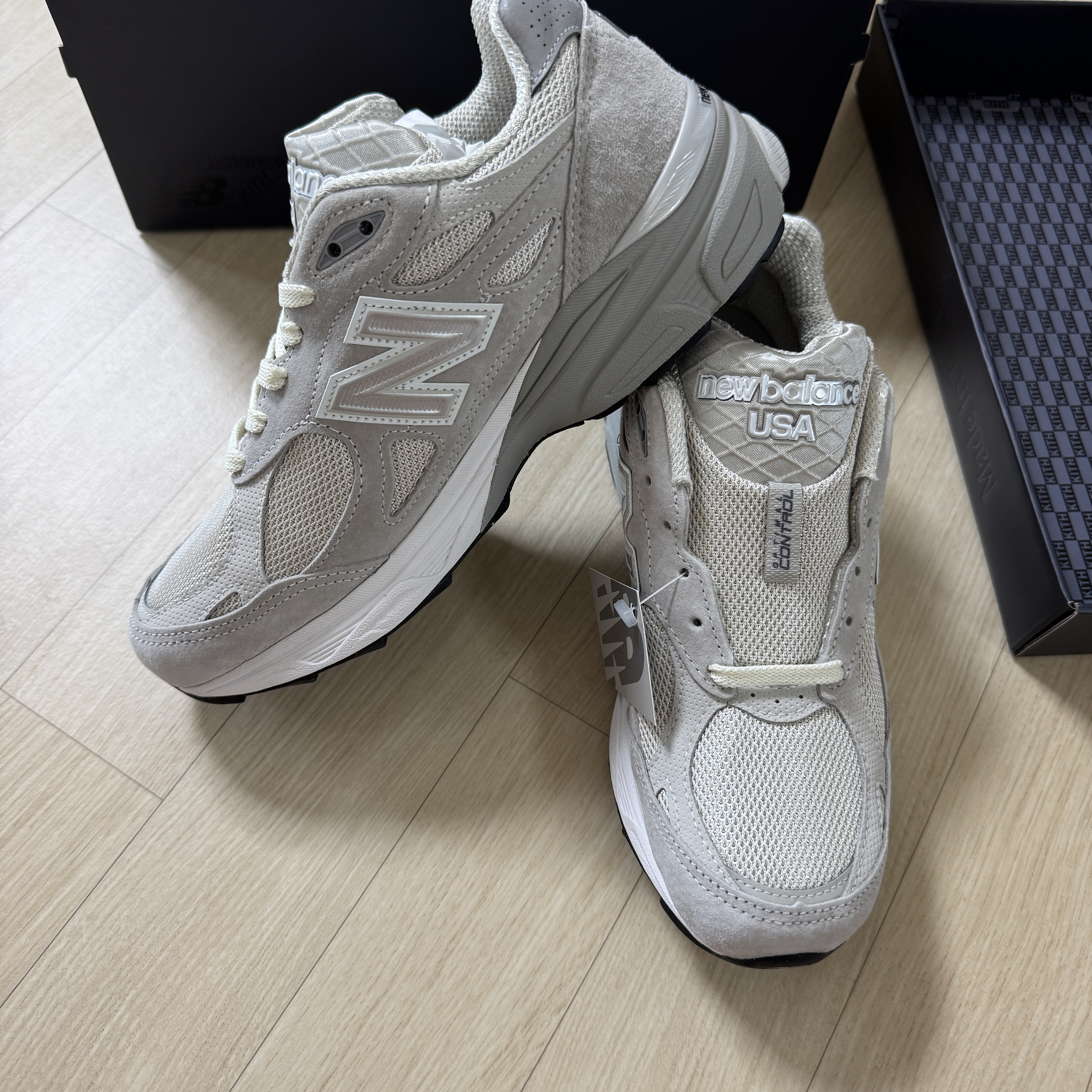 New Balance x Kith 990v3 Made in USA Hallow 착용 스타일 - 2