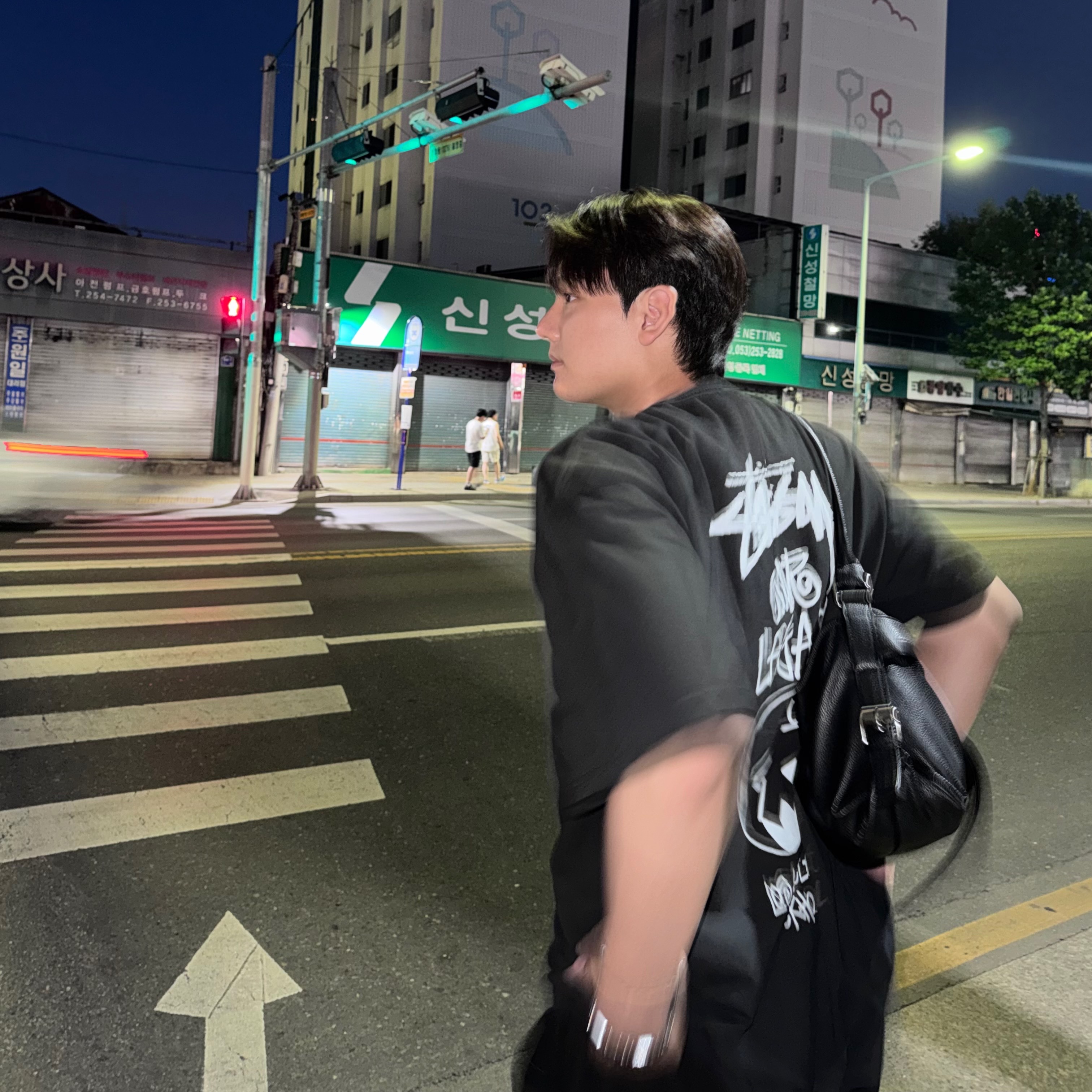 Stussy x Our Legacy Surfman Pigment Dyed T-Shirt Black 착용 스타일 - 2
