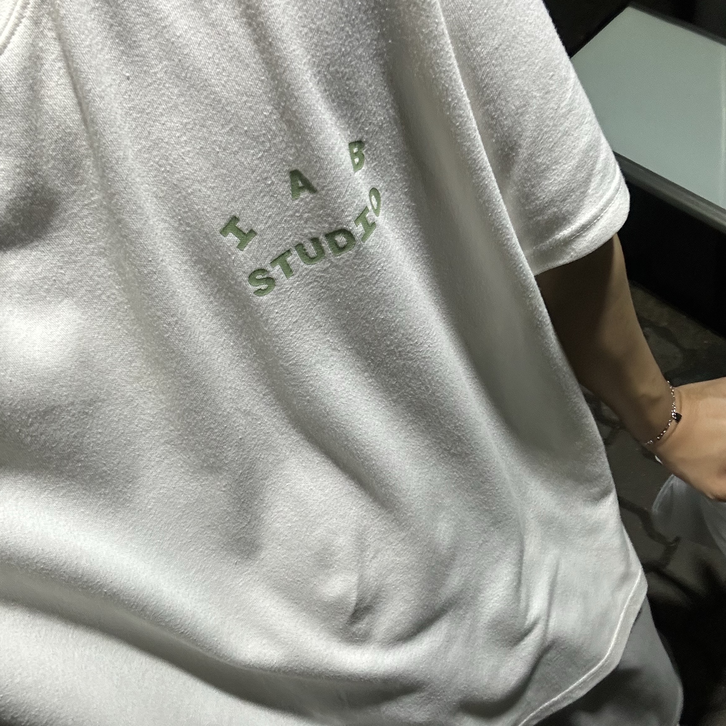 IAB Studio T-Shirt White Light Green 착용 스타일