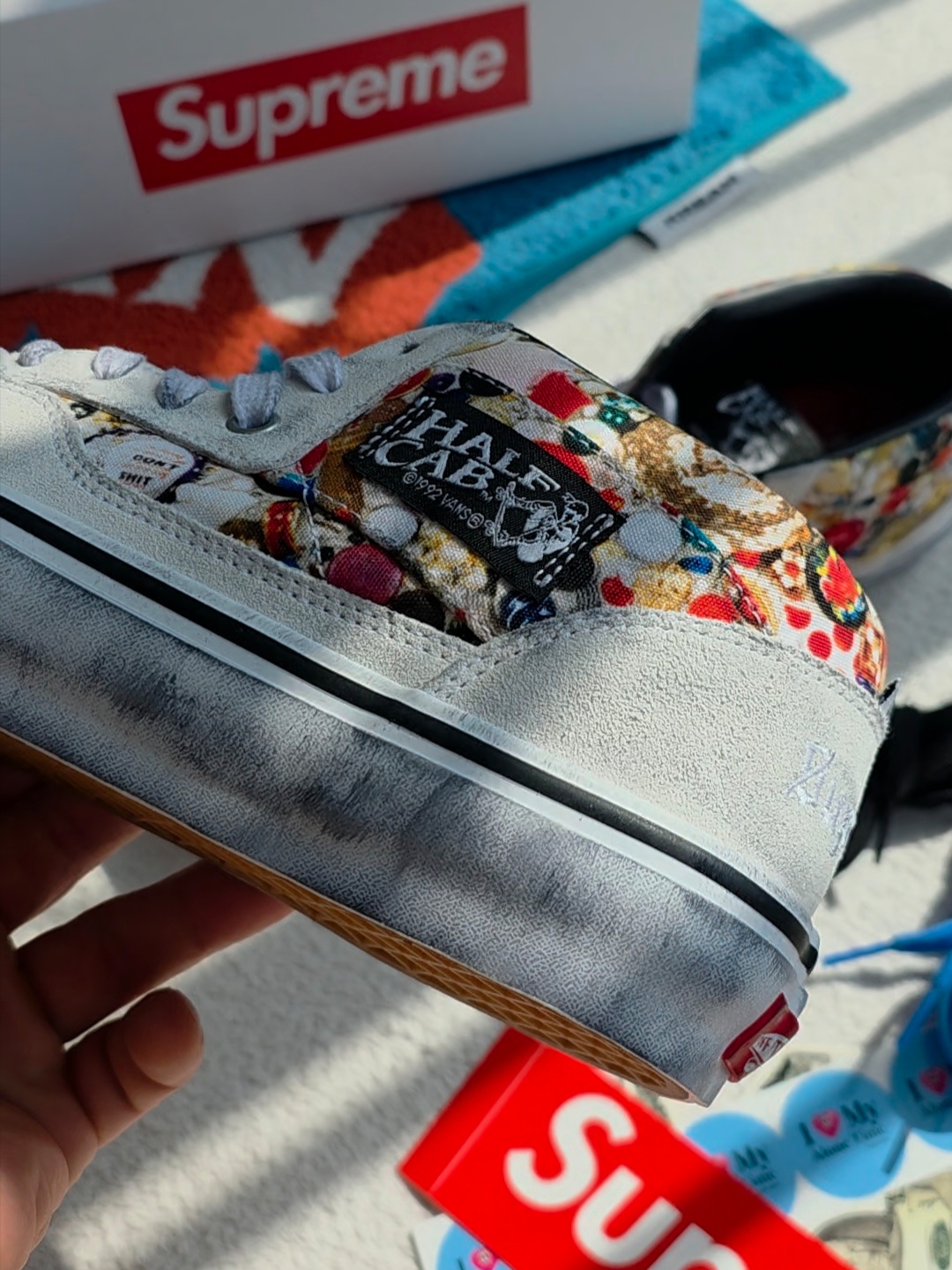Vans x Supreme x Mike Kelley Half Cab White 착용 스타일 - 2