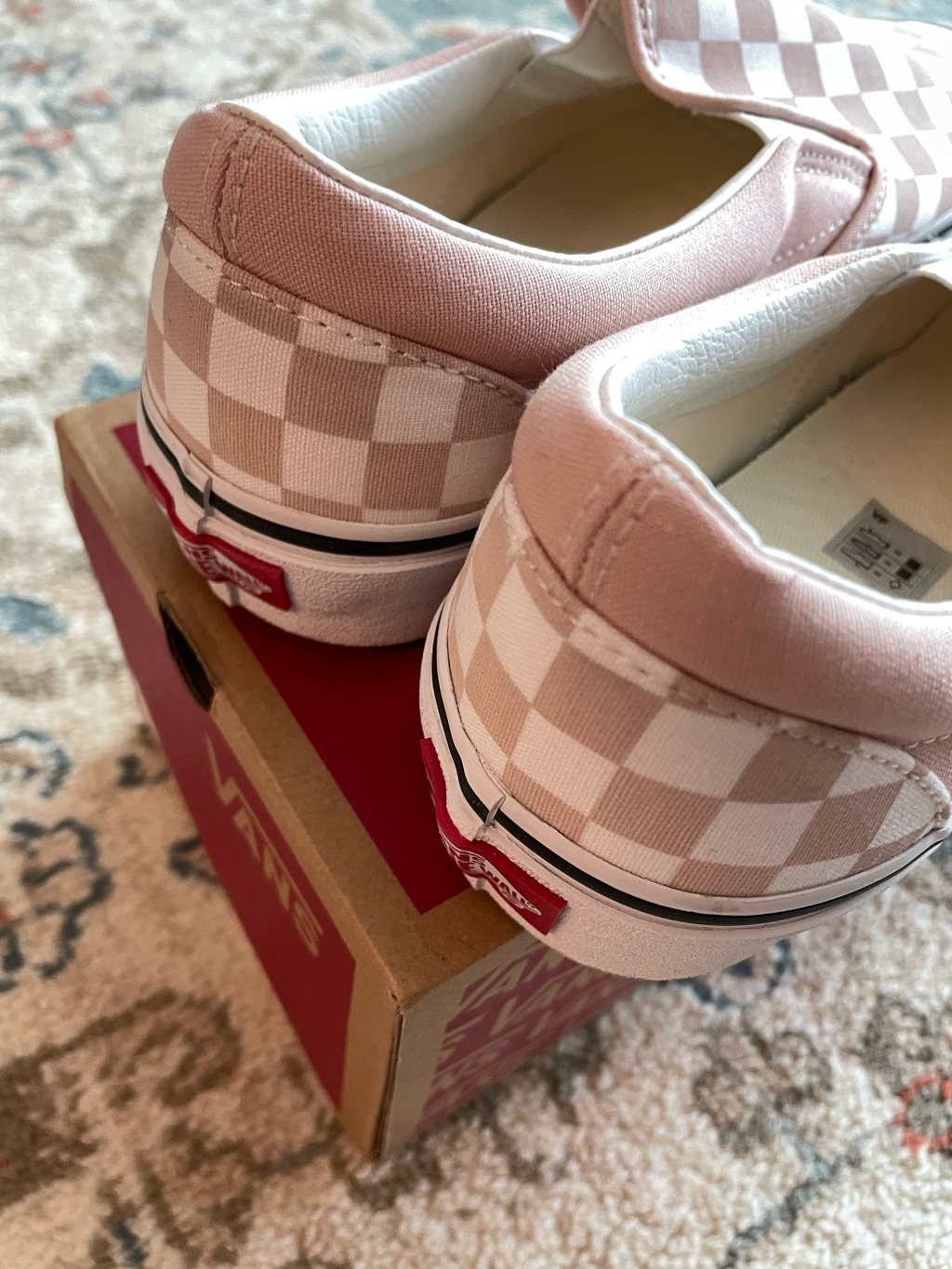 Vans Classic Slip-On Theory Checkerboard Pink 착용 스타일 - 4