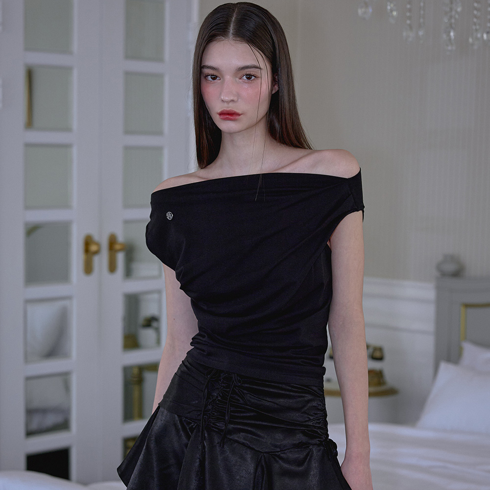 로제프란츠 드레이프 오프숄더 슬리브리스 블랙(Rosefrantz Drape Off Shoulder Sleeveless [Black]) - 2