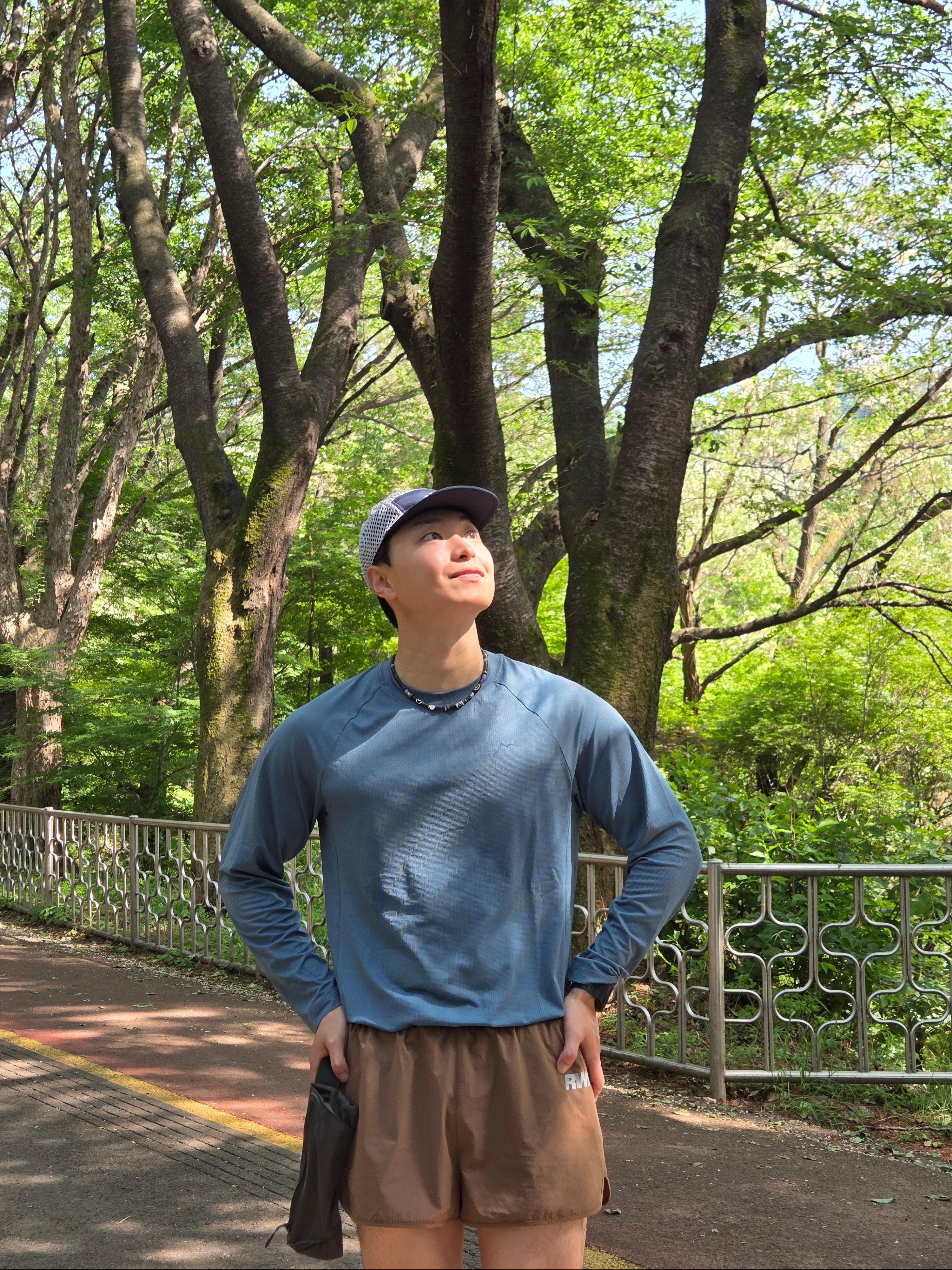 Cayl Logo Air Long Sleeve Foggy Blue, [KREAM 단독] runwhither 3inch Shorts Brown 착용 스타일 - 2