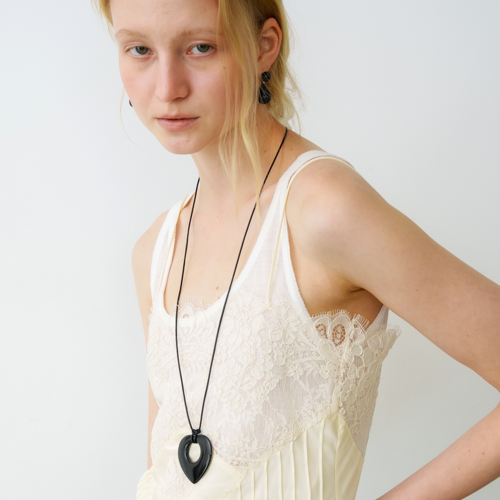 러브미몬스터 빅 러브 롱 레더 목걸이 블랙(lovememonster Big Love Long Leather Necklace BLACK) - 3