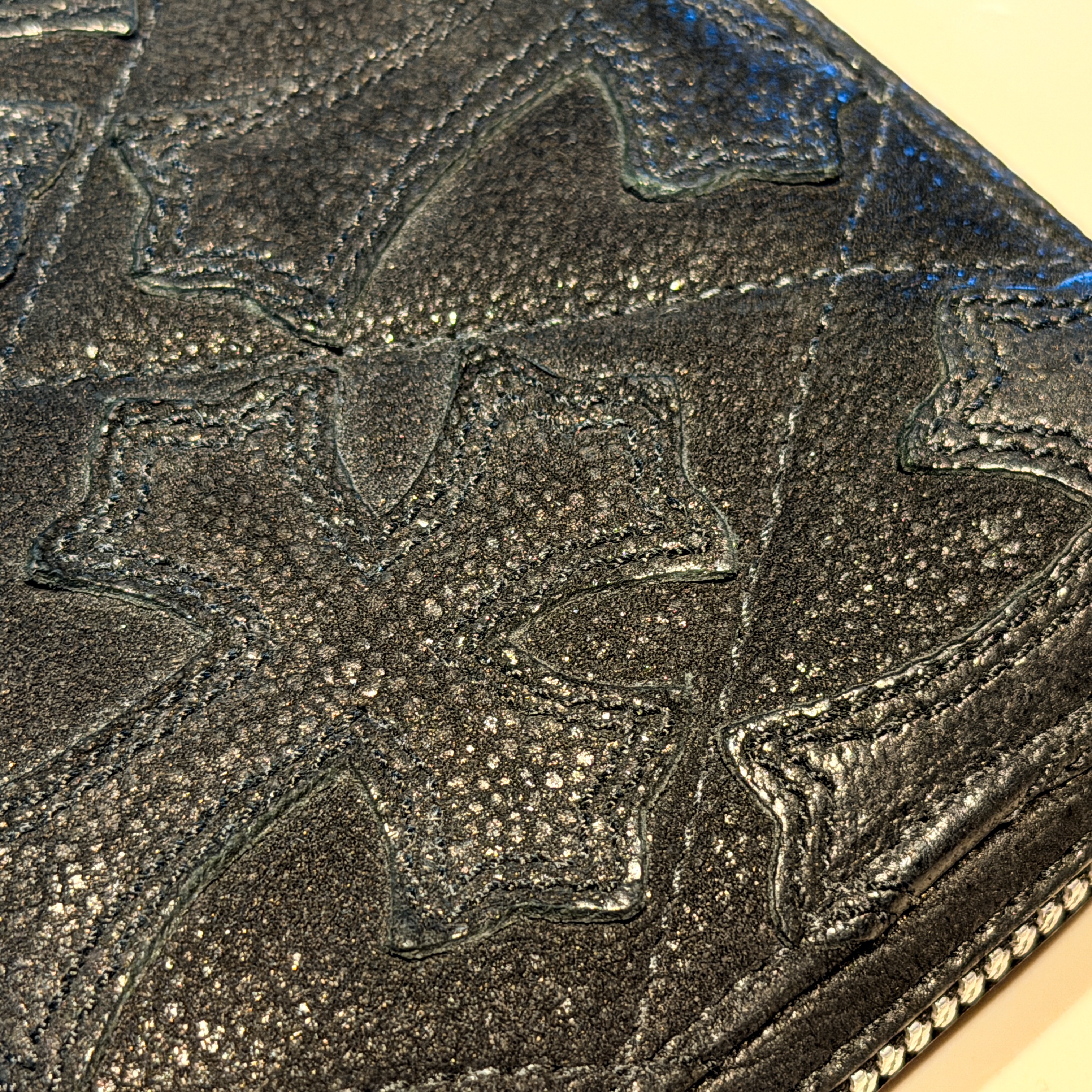 Hansroom Chrome Hearts Cemetery Cross Quilting Leather Wallet Black, Chrome Hearts Spacer Forever Ring 6mm Silver 착용 스타일 - 5