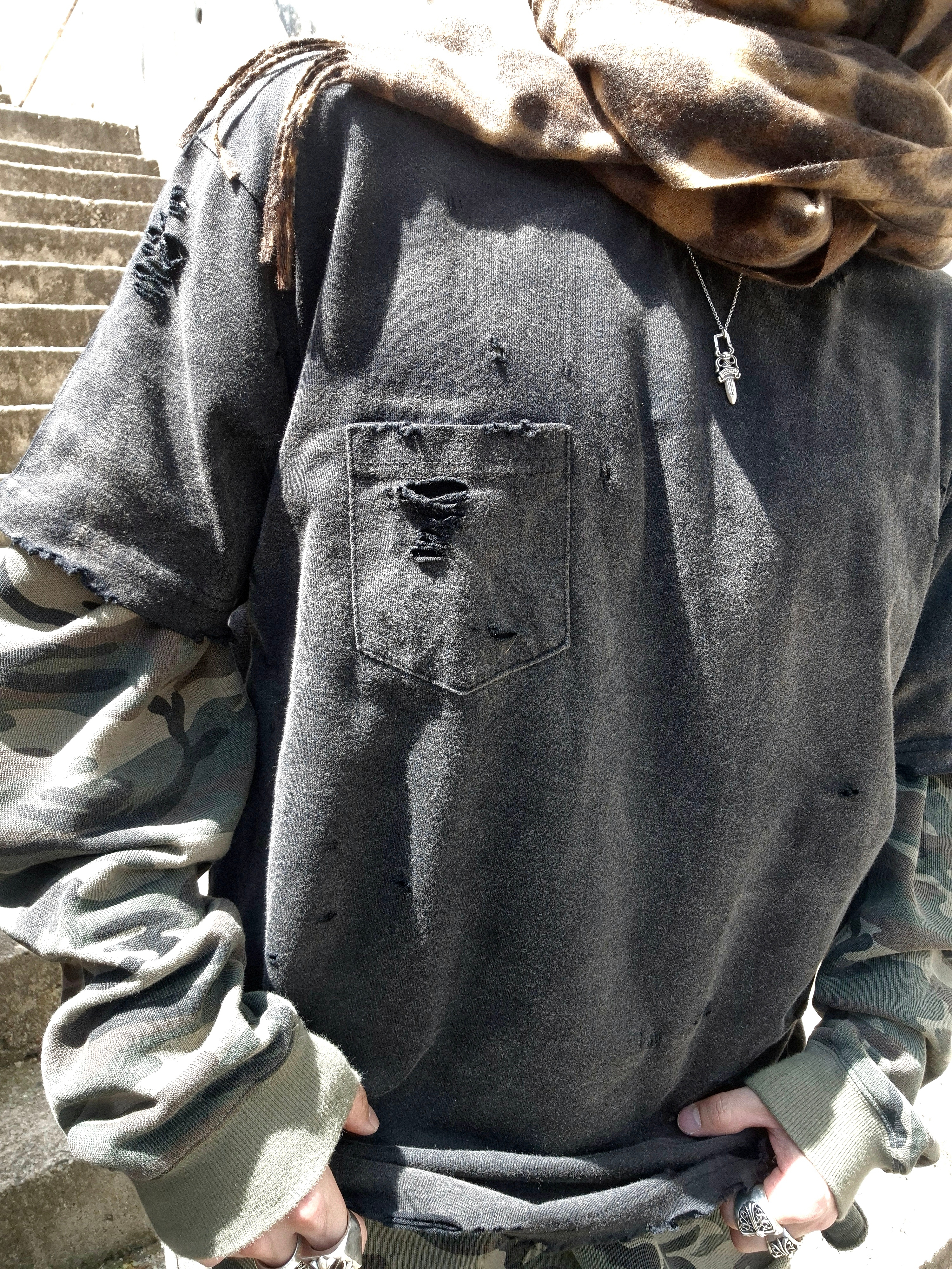 ROARINGRAD Washed Distressed T-Shirt Black, Hansroom Chrome Hearts #10 Dagger 착용 스타일 - 2
