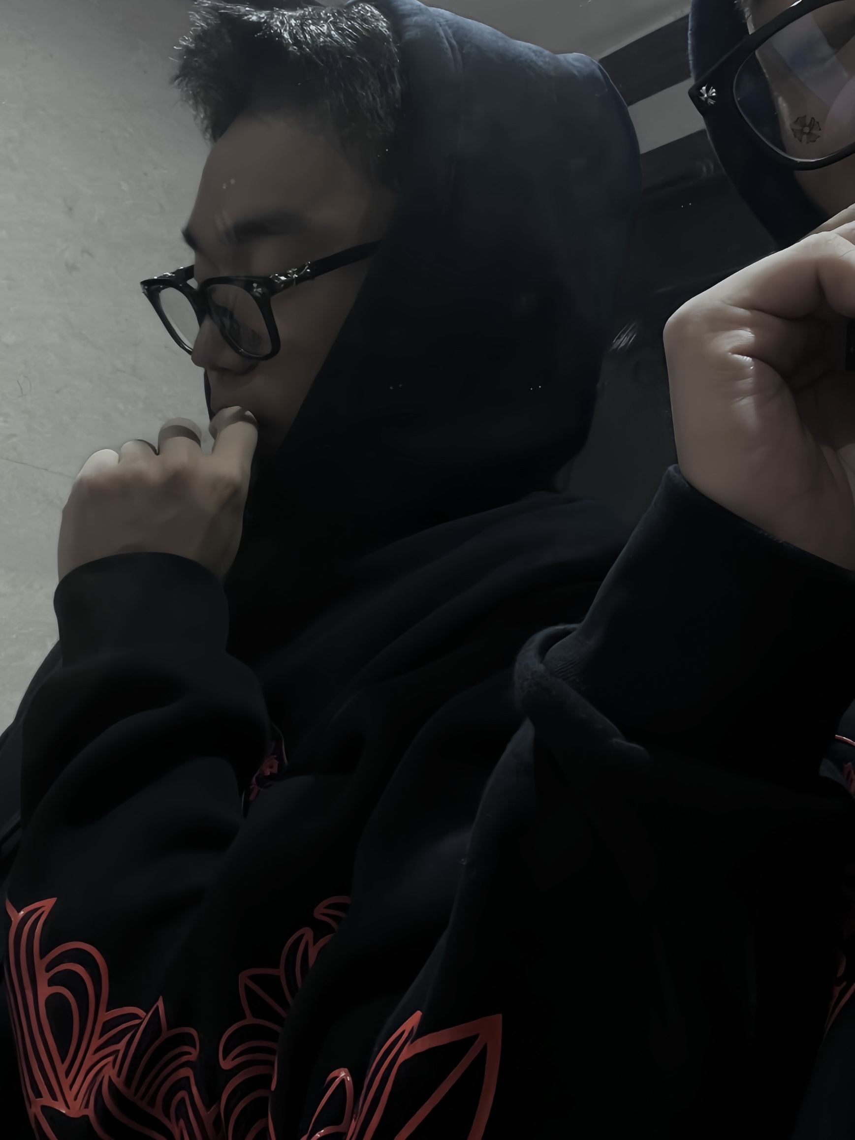 Chrome Hearts Cox Ucker Black, Chrome Hearts Horseshoe Floral Hoodie Navy 착용 스타일