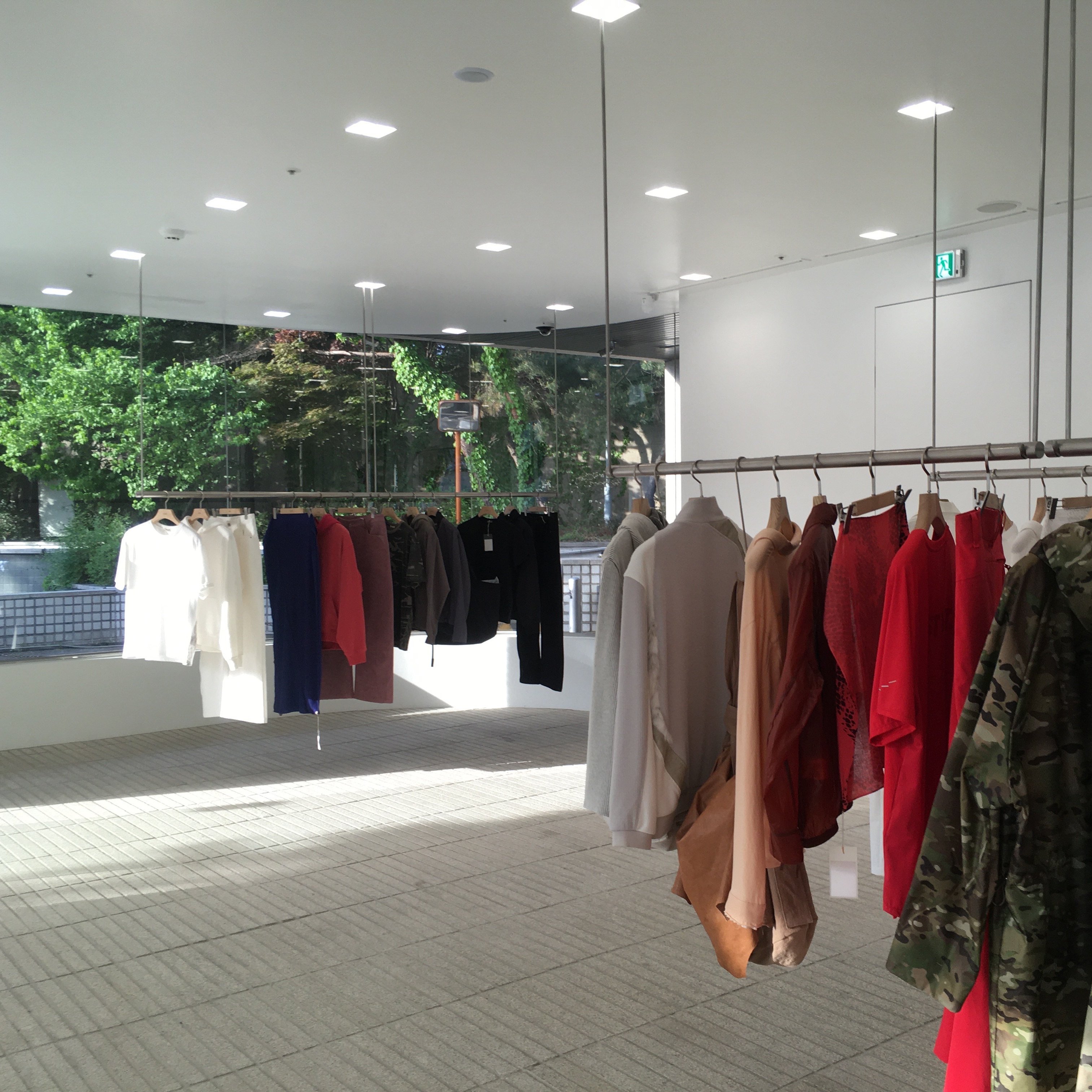 Xlim EP.9 06 Jacket Black, Xlim EP.9 01 Jacket Deep Orange 착용 스타일 - 3