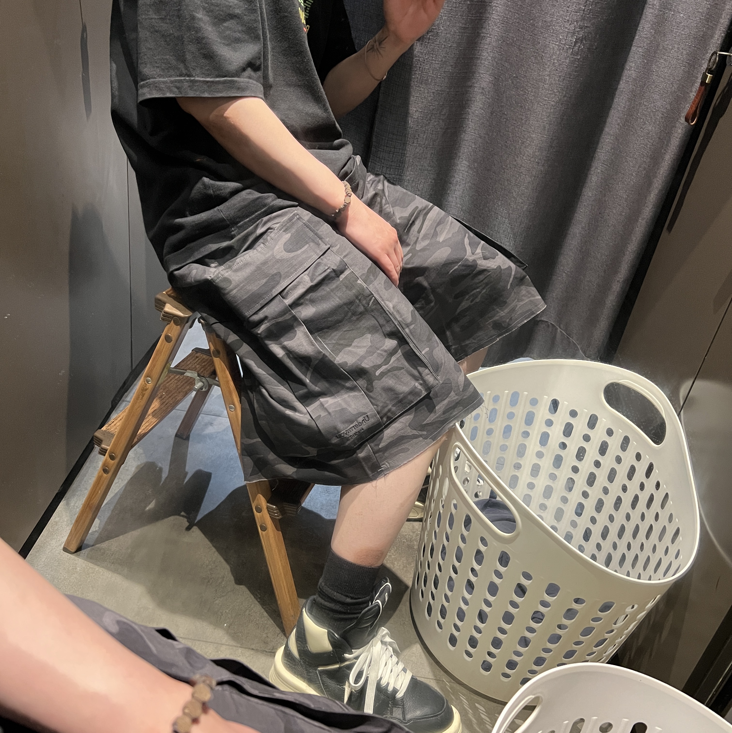 Undermycar Mu.46 Anti Fxxking Logo Play Big Cargo Rip-Camo Shorts Camo Gray, Supreme x Stone Island New Silk Light 6-Panel Black - 19SS 착용 스타일 - 2