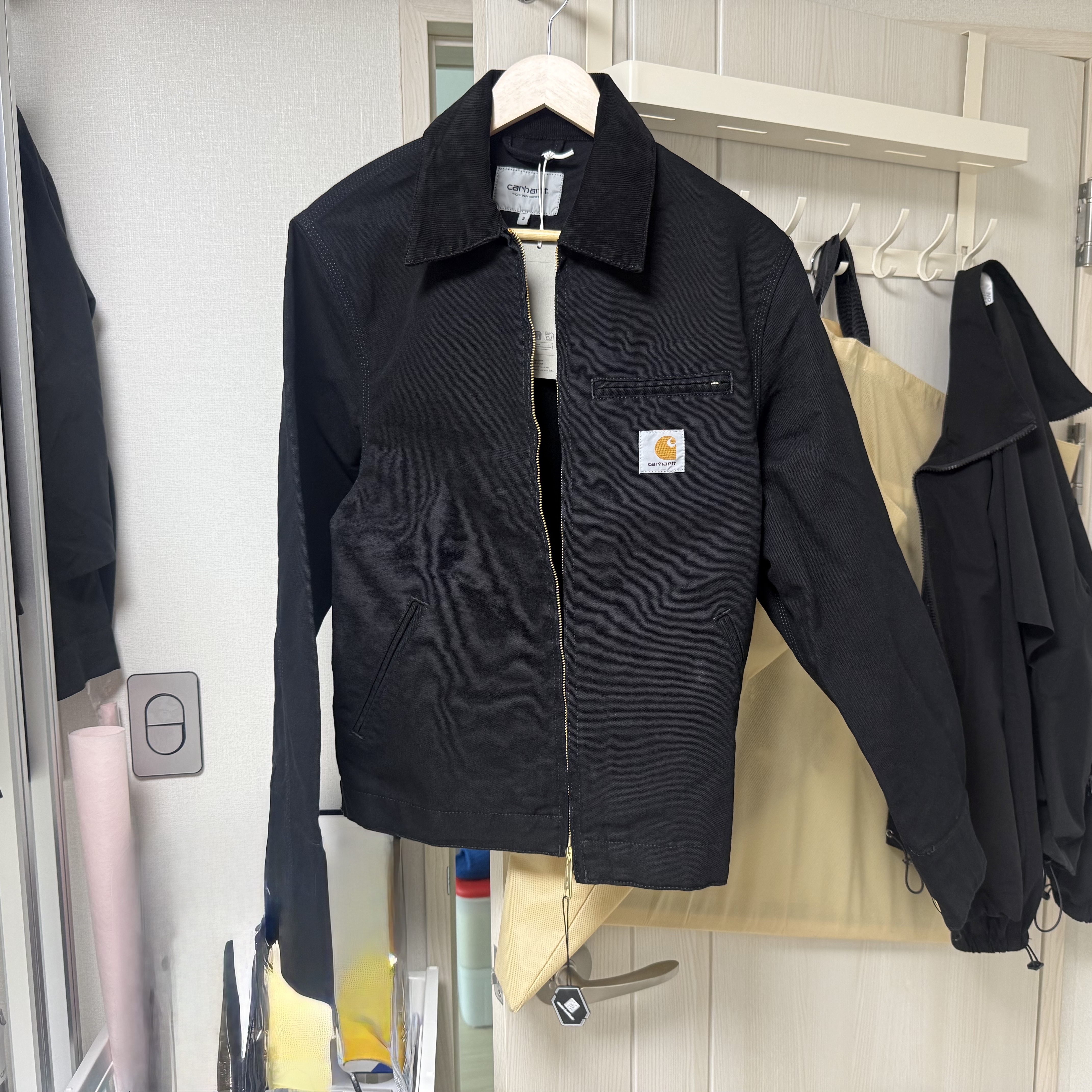 Carhartt WIP Detroit Jacket Black 착용 스타일 - 1