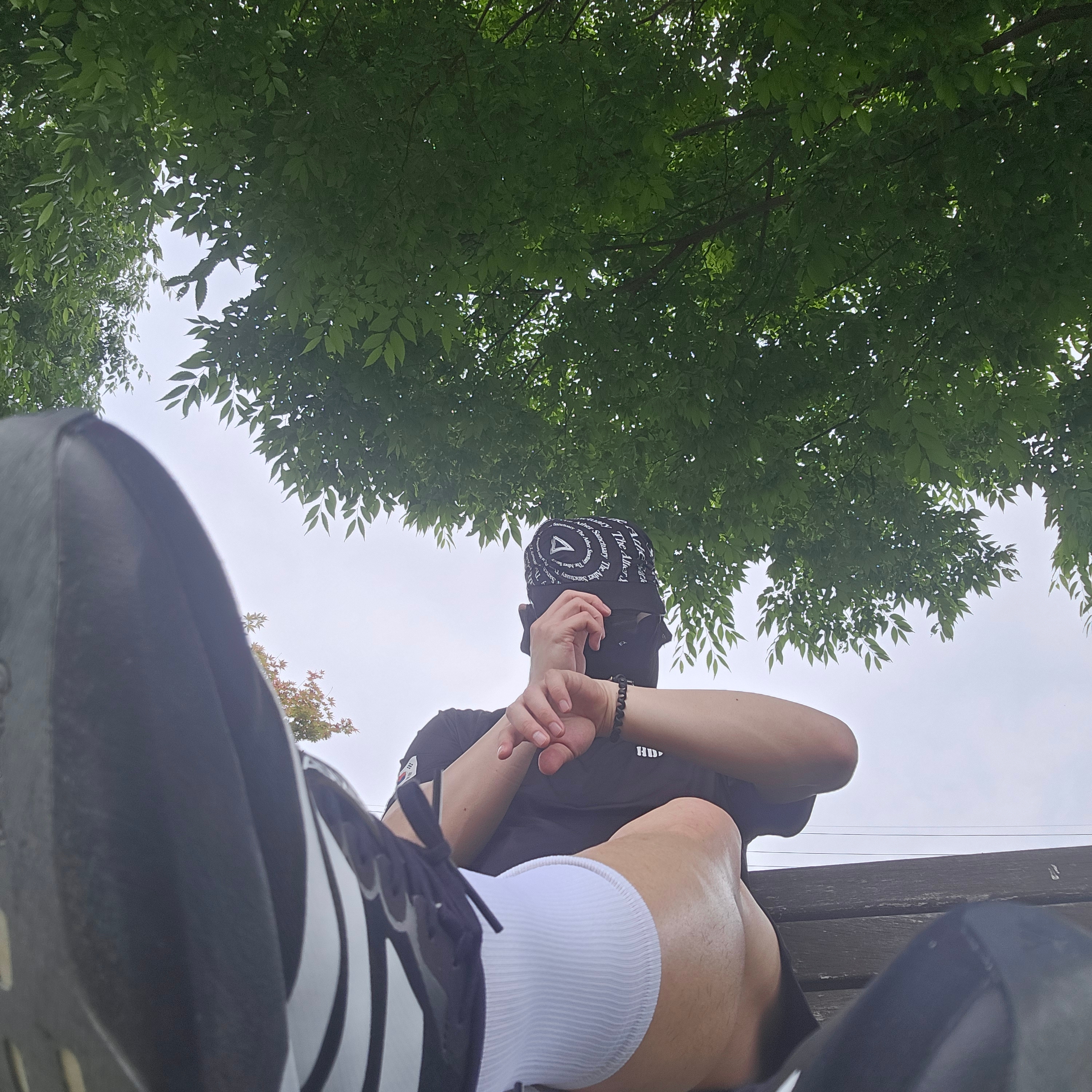 Adidas Adizero EVO SL Core Black Cloud White, THE ATHER SANCTUARY Bandana Cap Circular Black 착용 스타일
