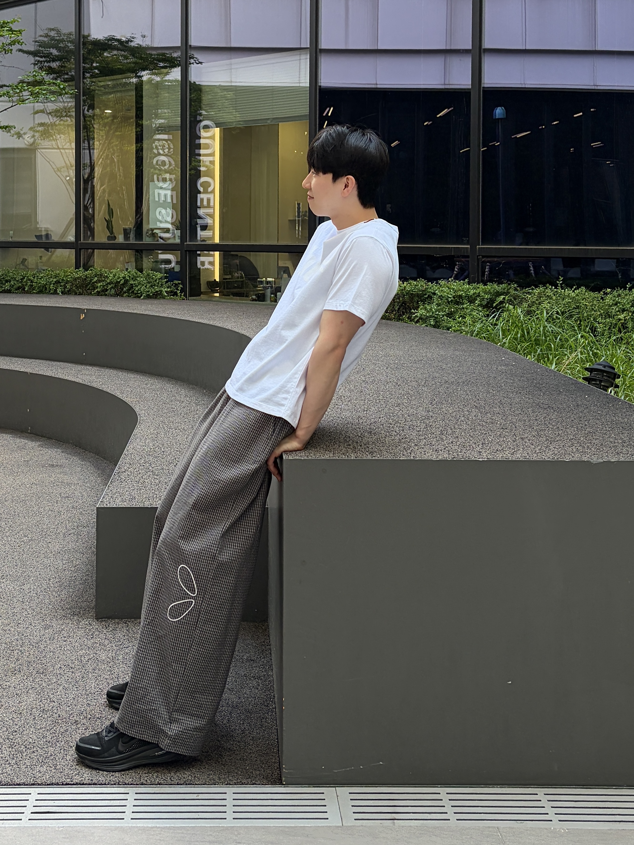Riomeu Signature Wide Check Pants Charcoal 착용 스타일 - 1
