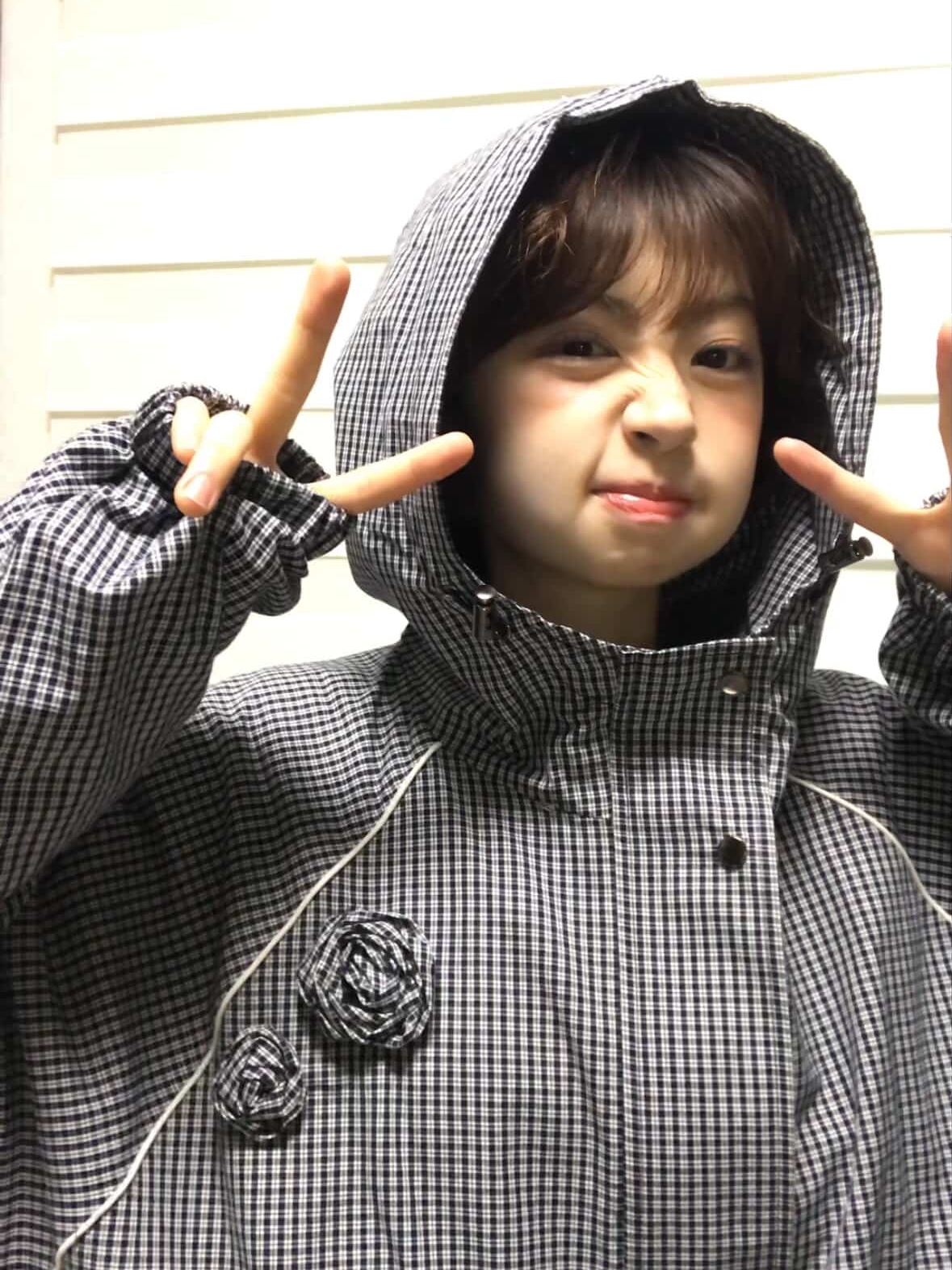 Rosefrantz Rose Corsage Check Windbreaker [Navy] 착용 스타일 - 7