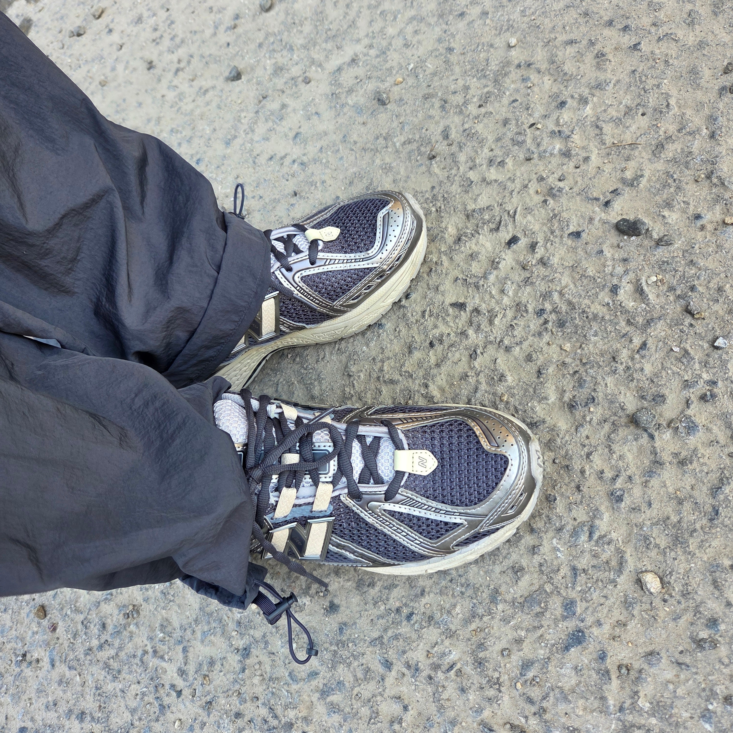 New Balance 1906R Grey Silver 착용 스타일
