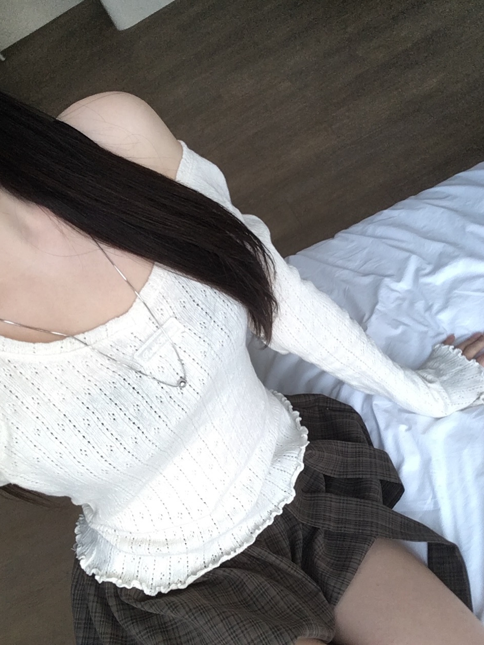 Rosefrantz Lace Label V-Neck Long Sleeve [Ivory], Rosefrantz Balloon Check Belted Miniskirt [Brown] 착용 스타일 - 3