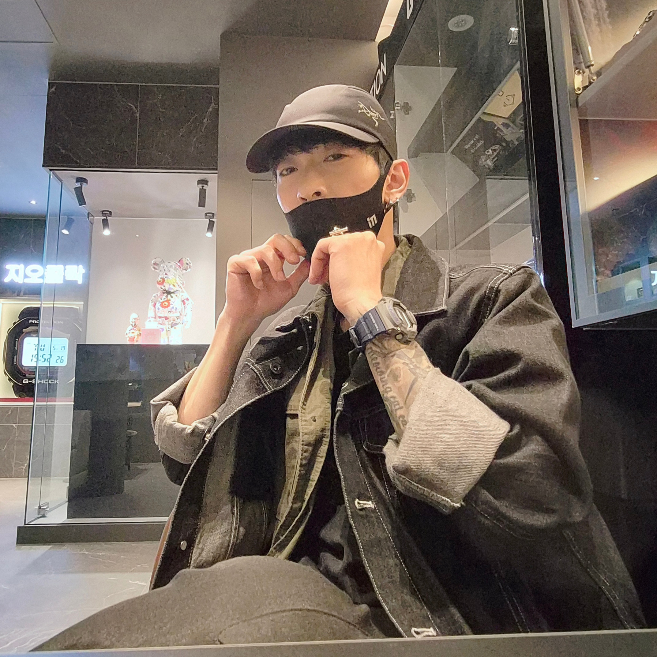 Arc'teryx Calvus Cap Black 착용 스타일 - 4